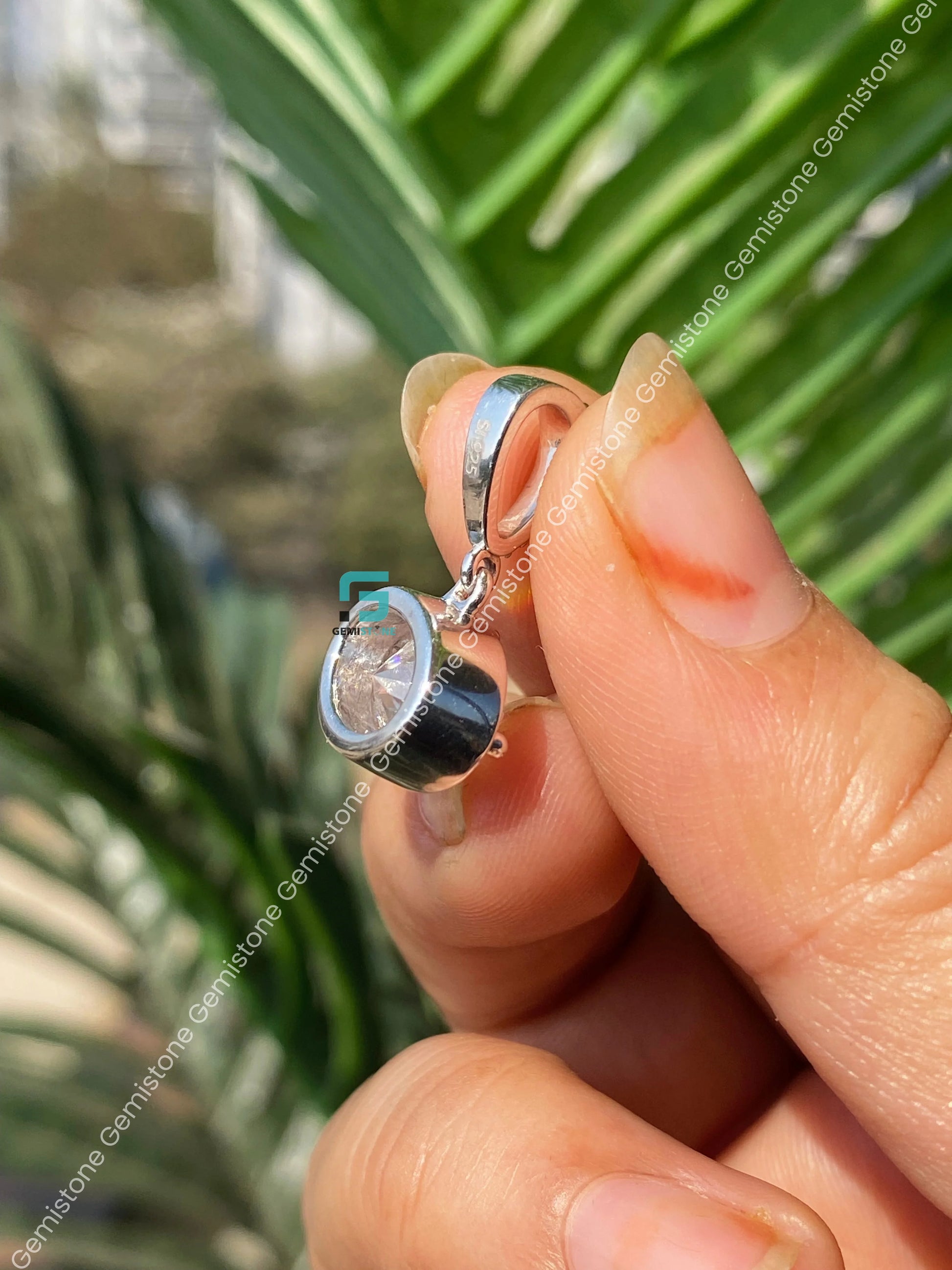 4 Prong Moissanite Oval Set Pendant