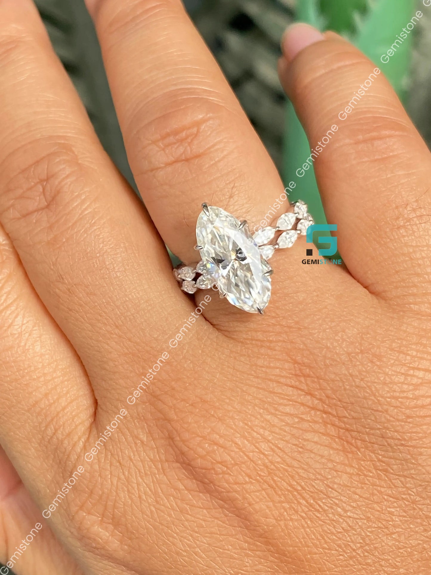 5CT Moval Bubble Band Moissanite Wedding Ring