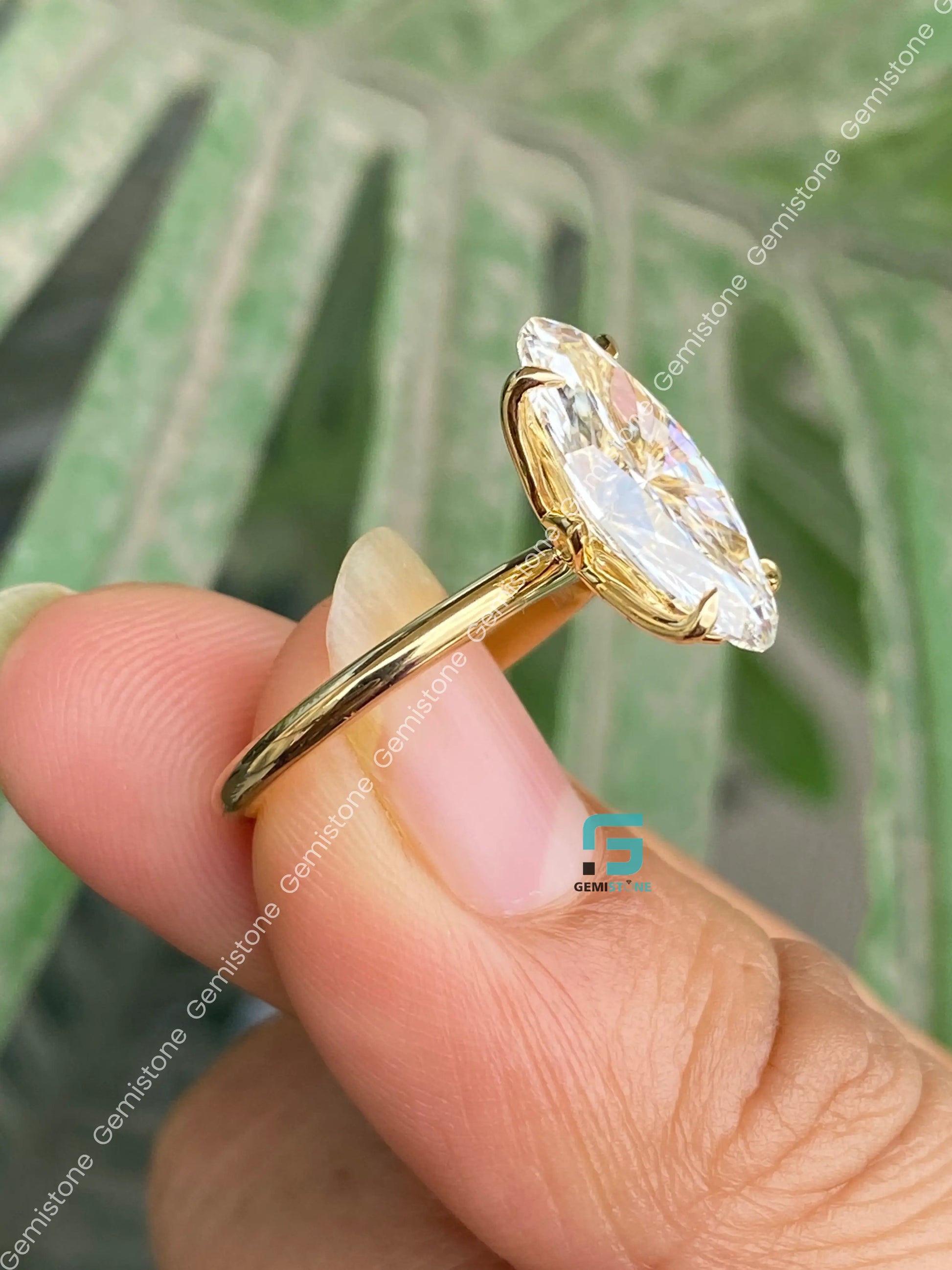 5CT Moval Solitaire Wedding Ring