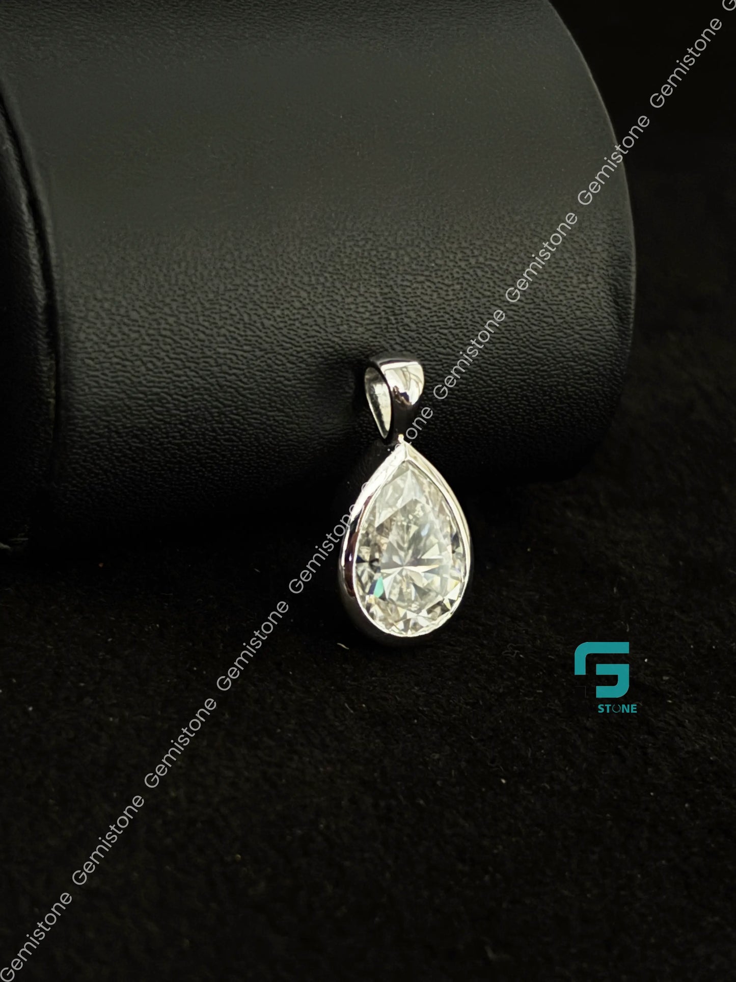 5CT Pear Cut Soliatre Moissanite Pendant