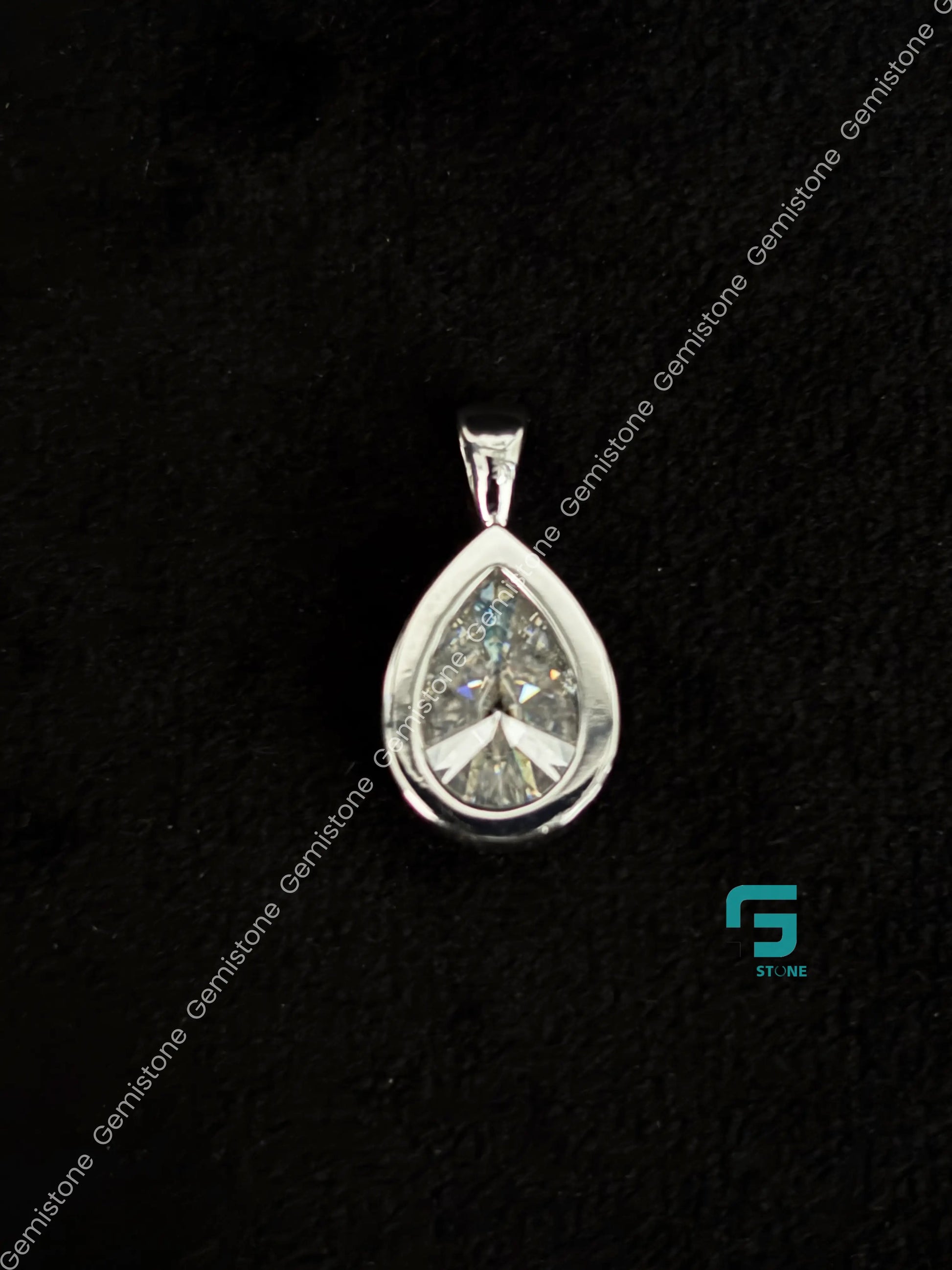 5 CT Pear Cut Soliatre Moissanite Pendant For Women