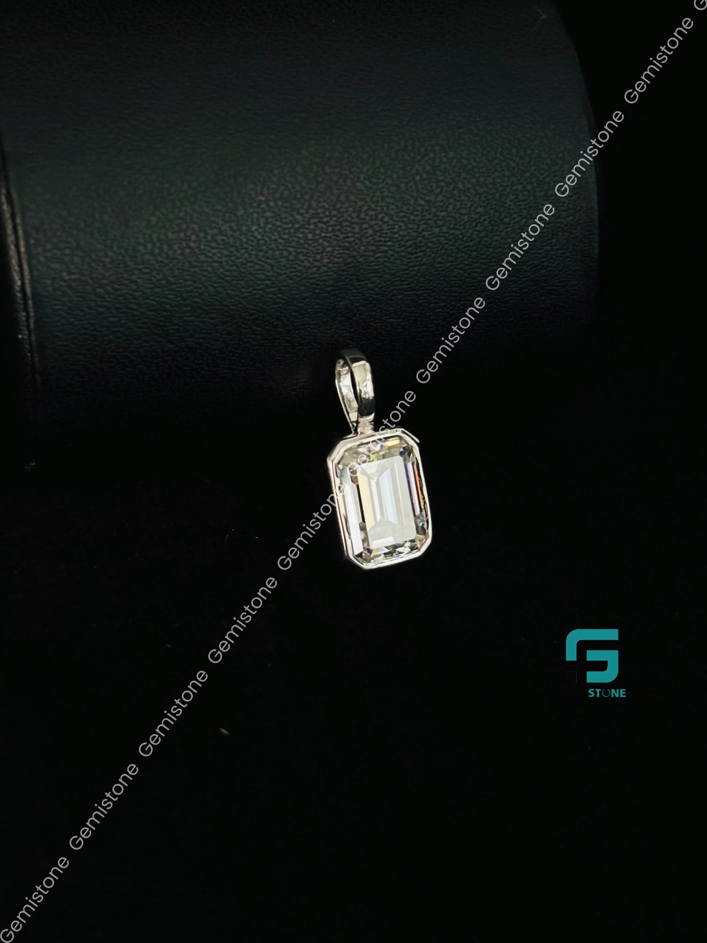 925 Silver 3 CT Emerald Moissanite Pendant