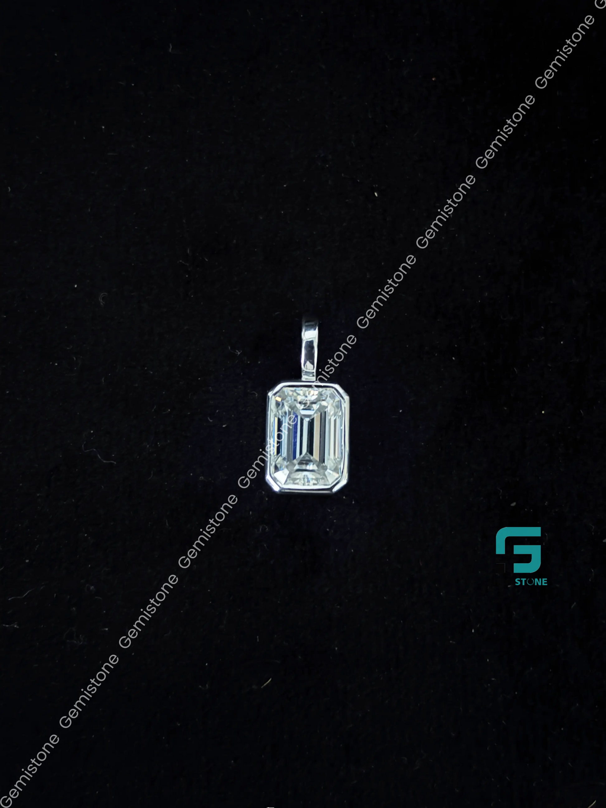 925 Silver 3 CT Emerald Moissanite Pendant For Women
