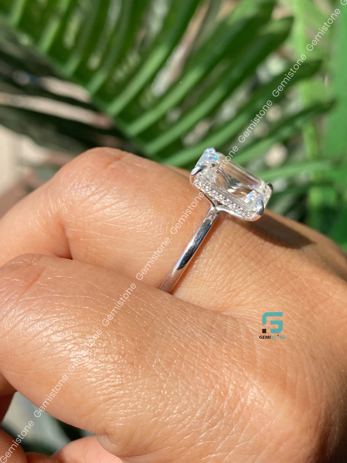 925 Silver Emerald Moissanite Anniversary Ring For Women
