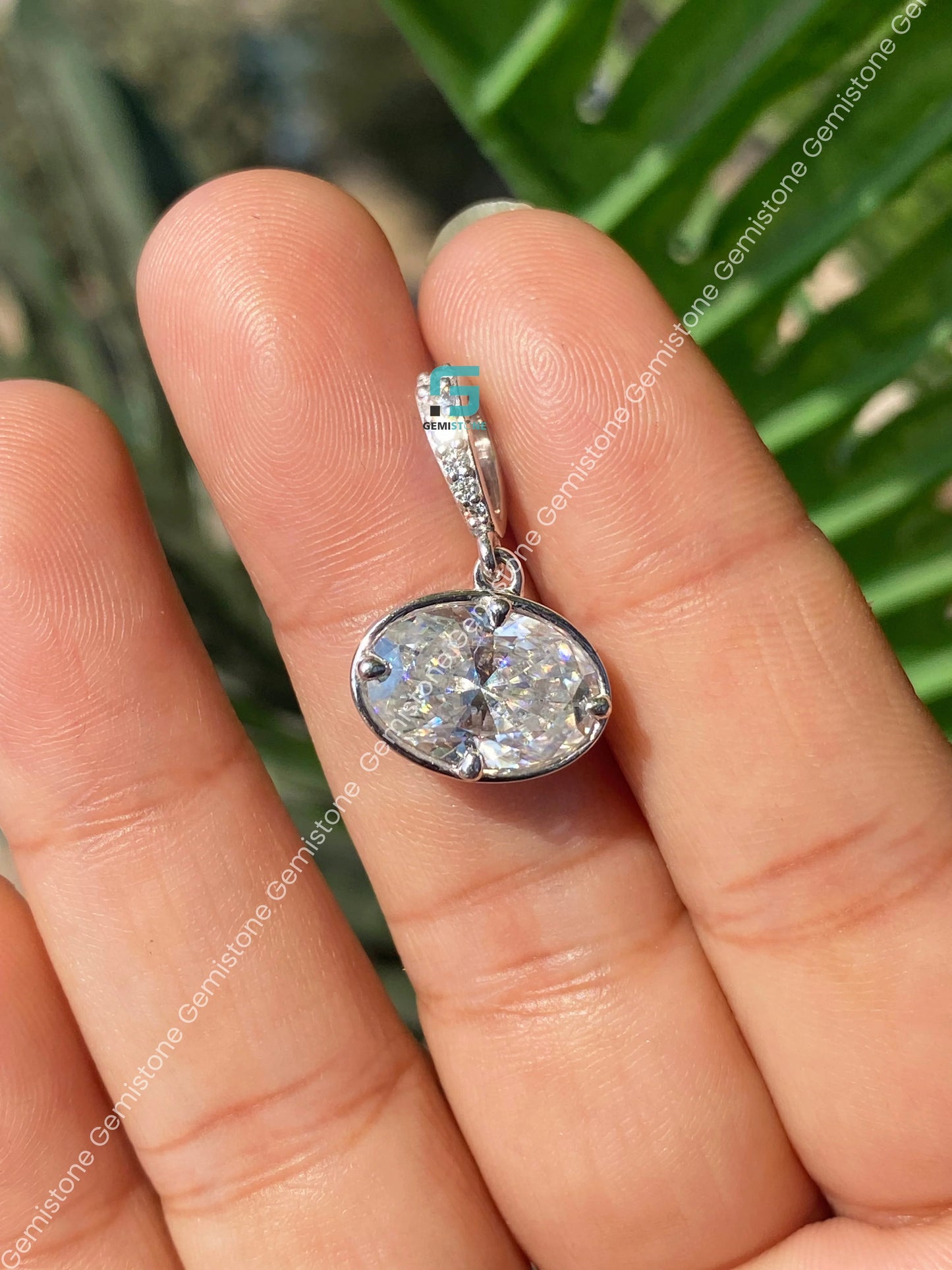 925 Silver Oval Bezel Set Pendant