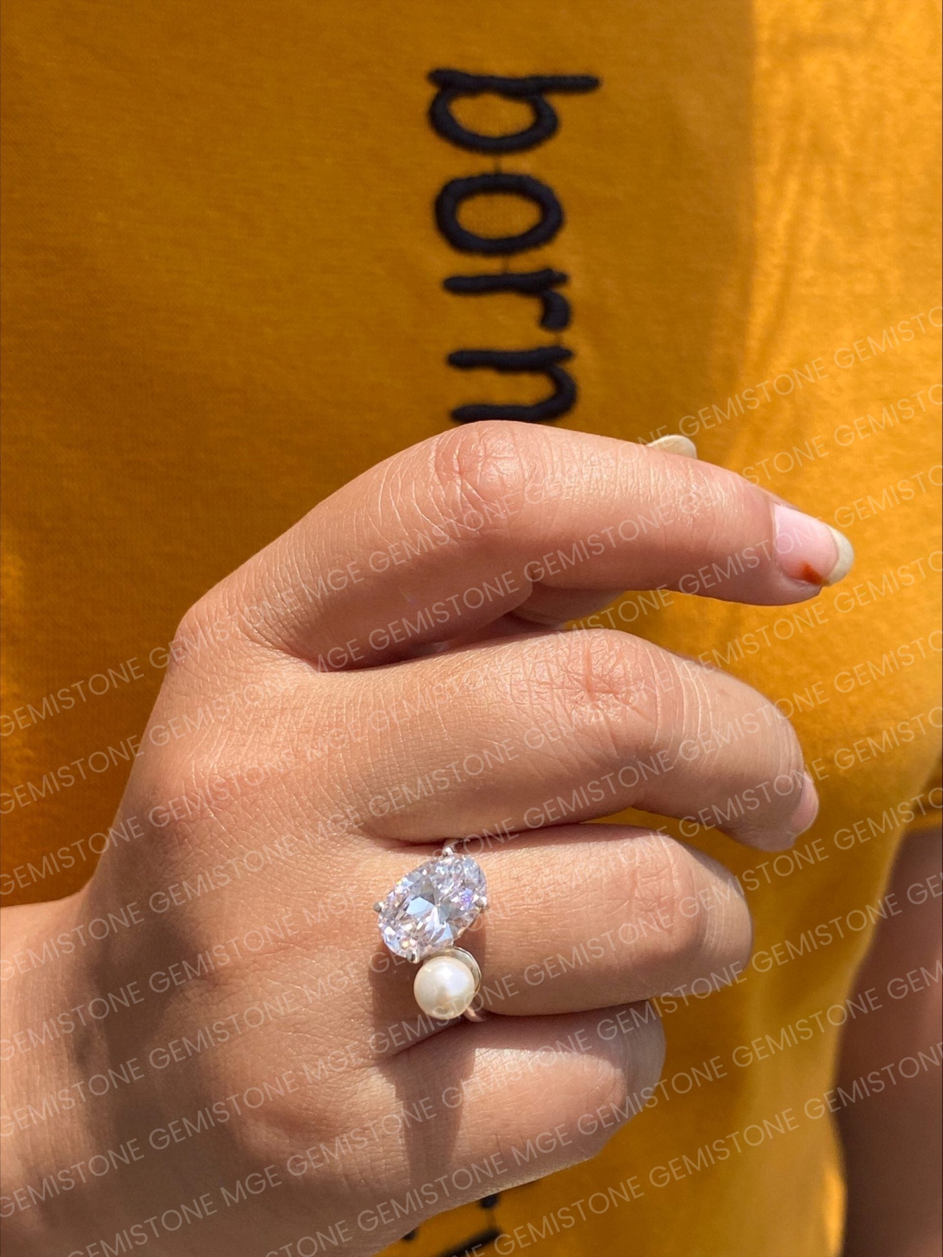 Ariana-Grande-Ring