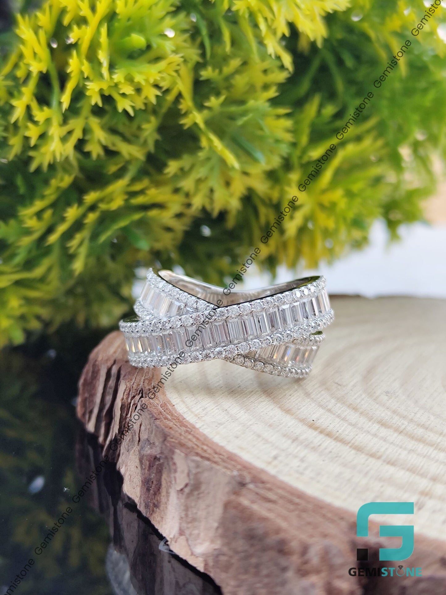 VVS Diamond Round and Baguette Crossover Ring | Criss Cross Diamond Wedding Band