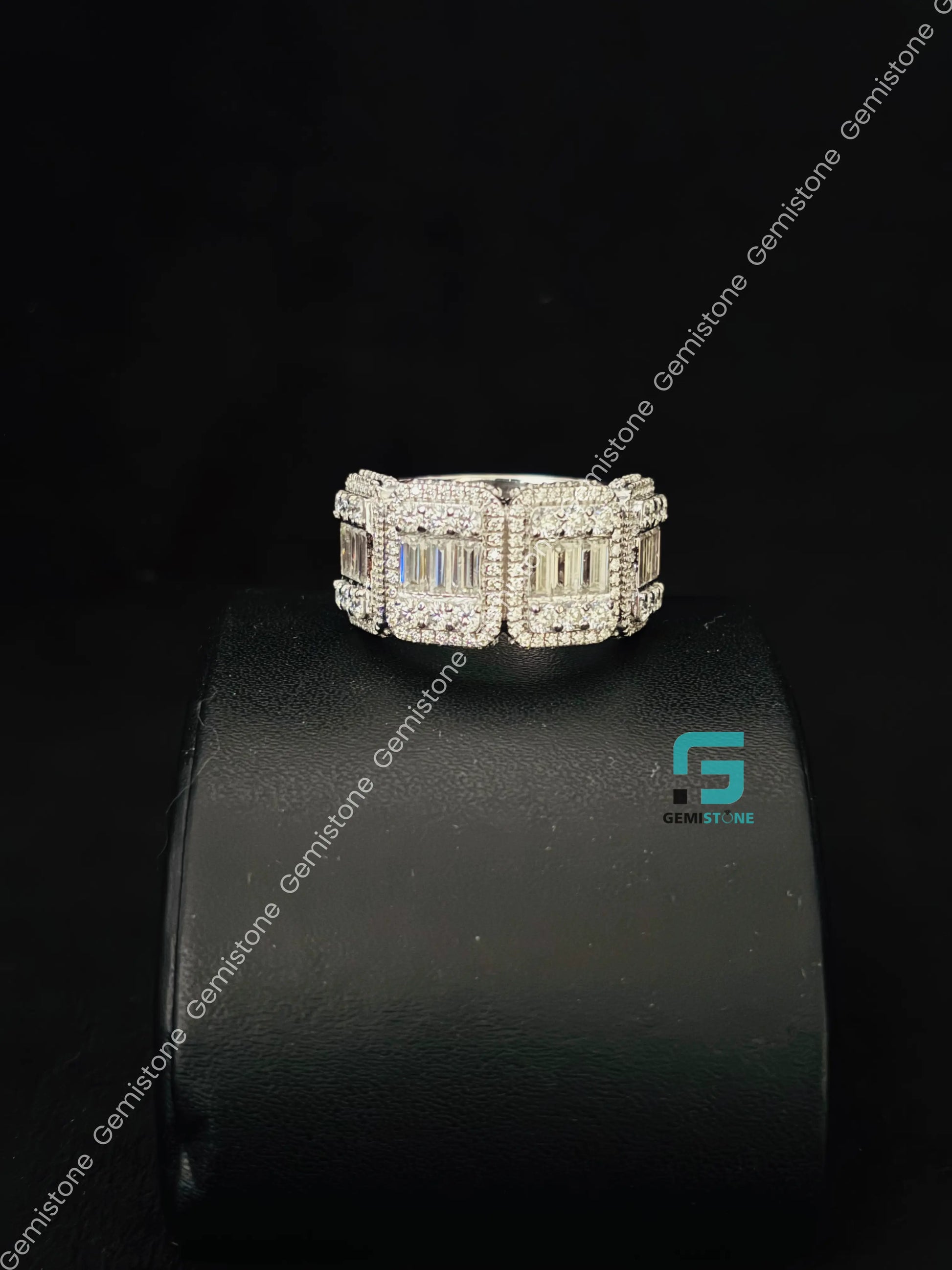 Bagutte_  Round Moissanite Hip Hop Ring