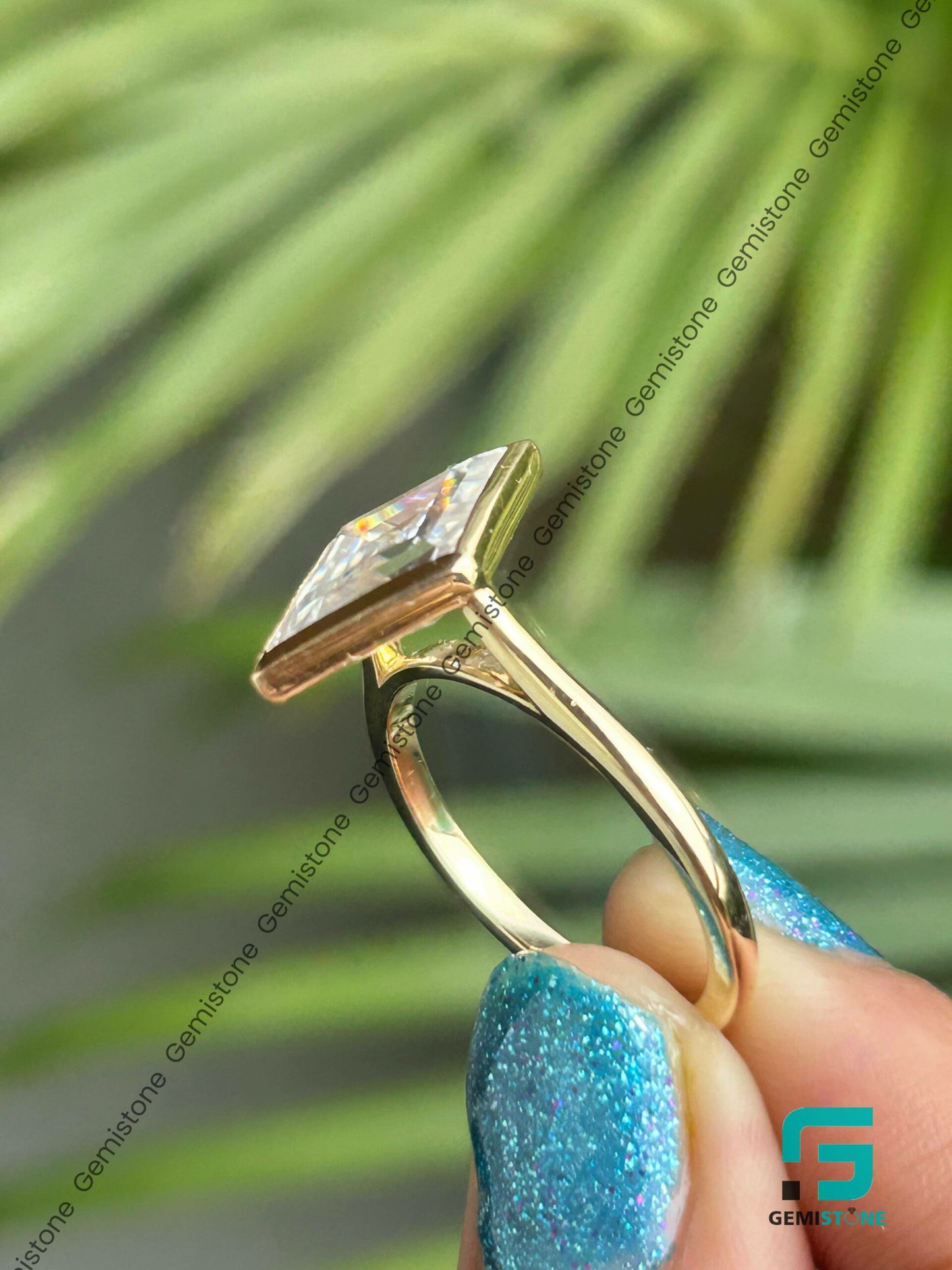 Bezel-Set-Ring