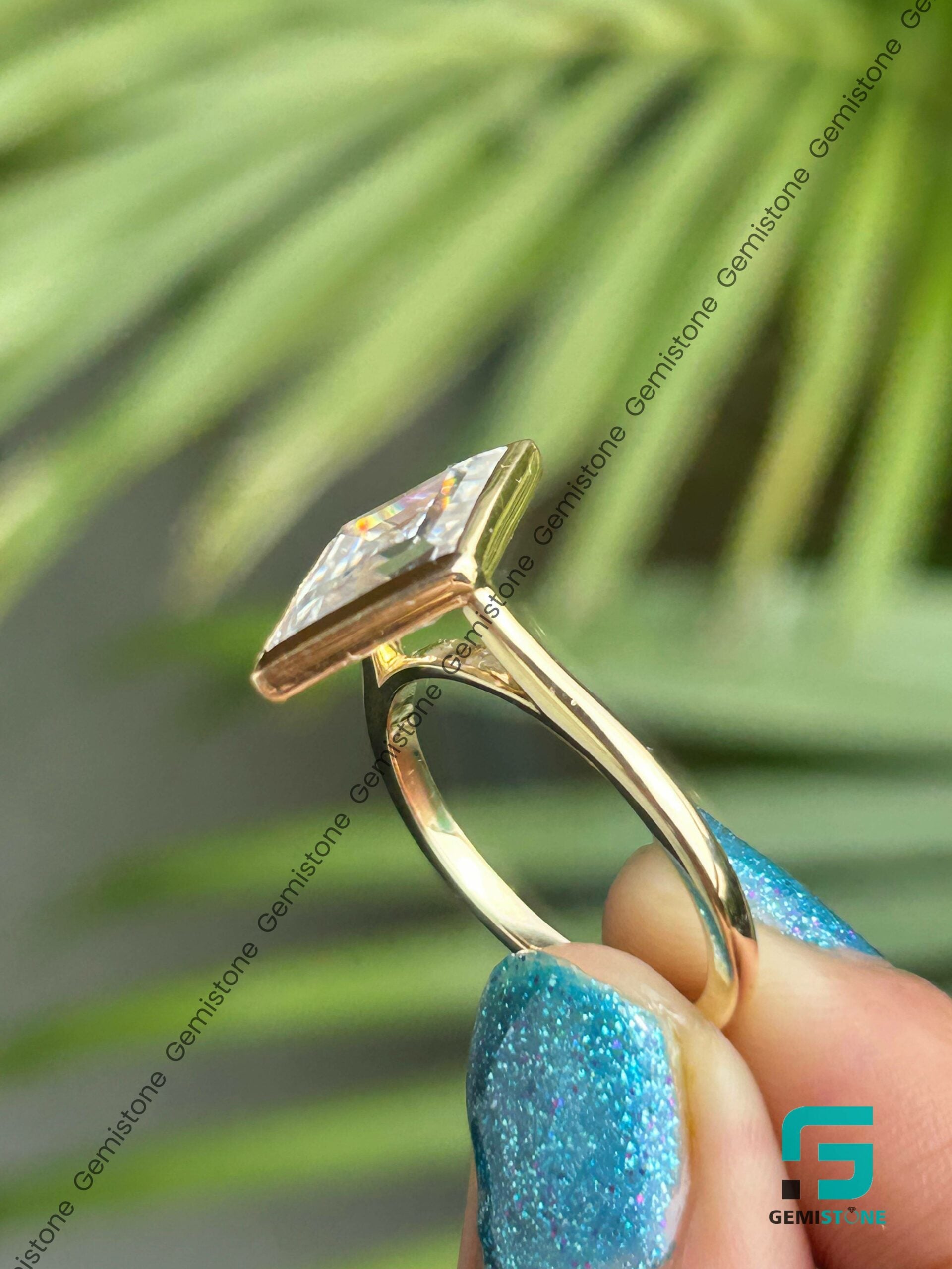 Bezel-Set-Ring
