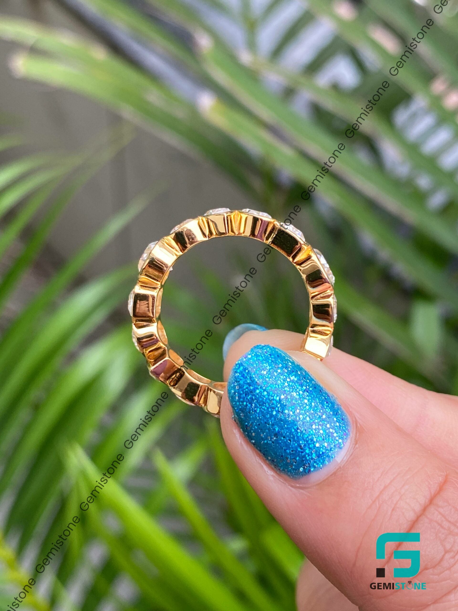 Bezel-Setting-Diamond-Band