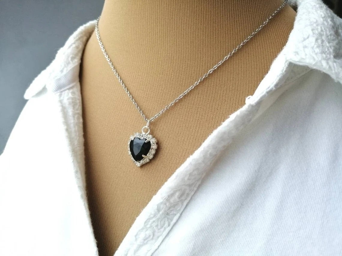 Black Heart Diamond Pendant Necklace For Women