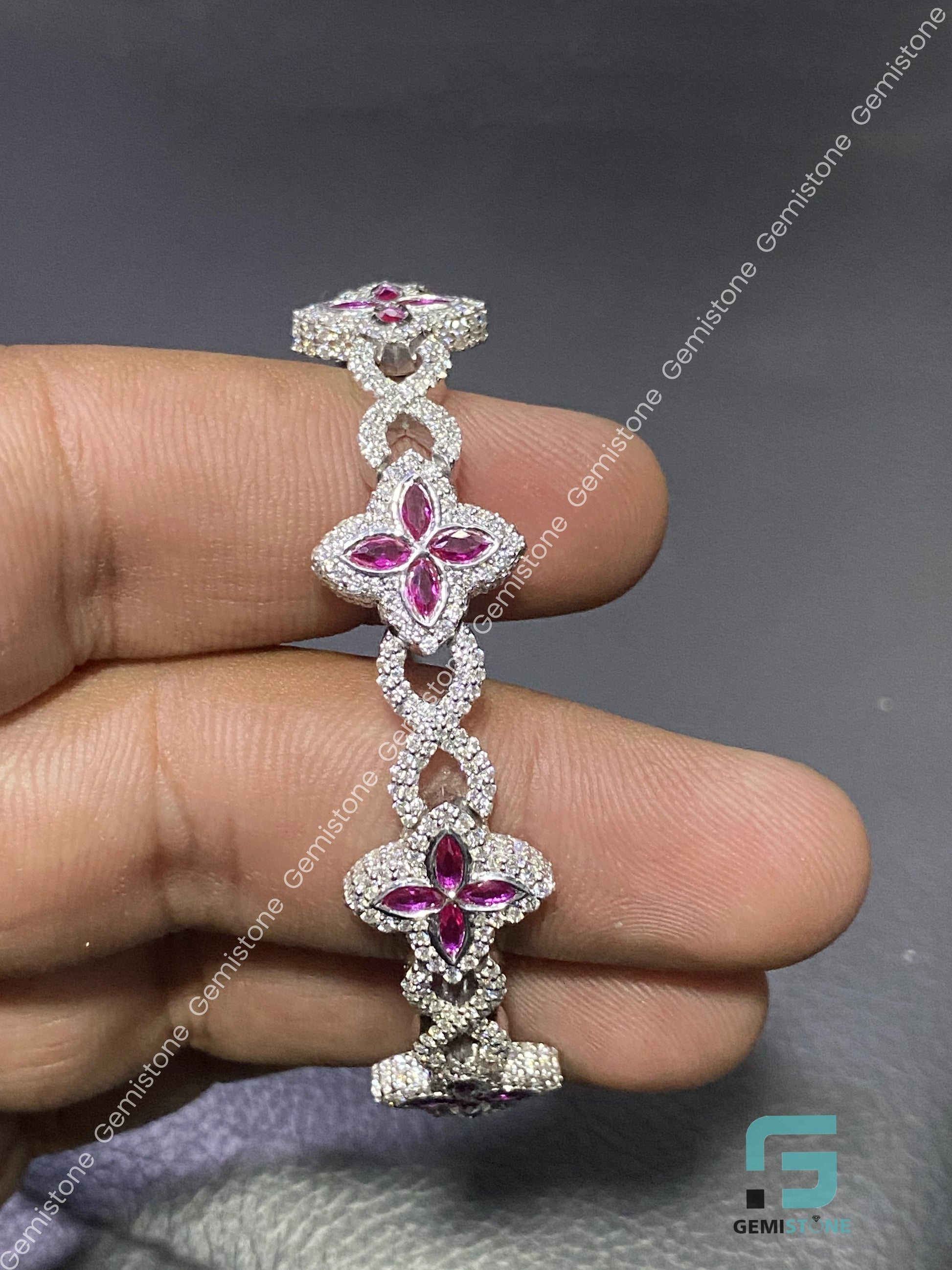 Bling Bling Moissanite Clover Bracelet