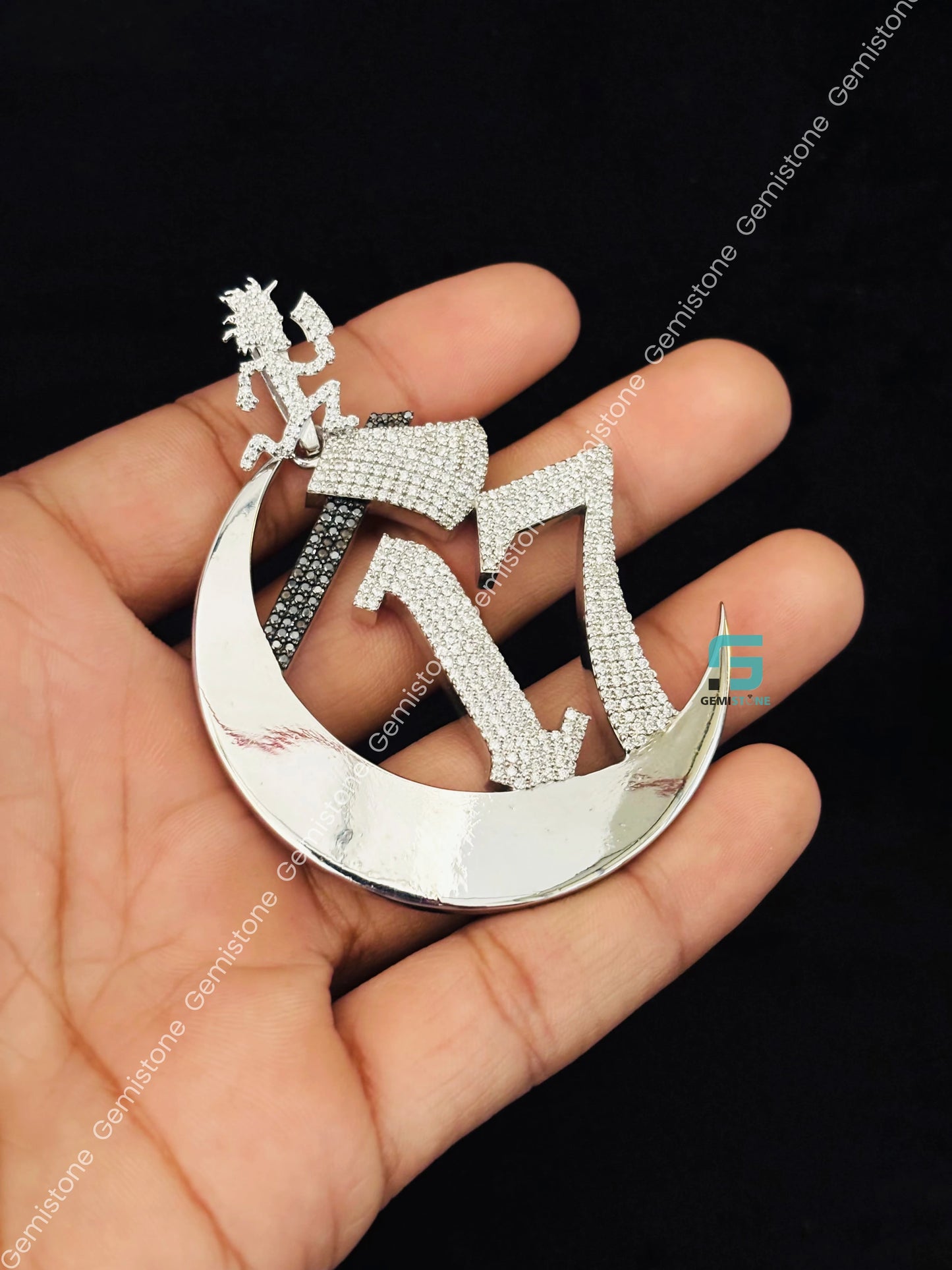 C17_Moissanite_Pendant_f06baff6-876b-4efa-b491-cd4ae5244f76