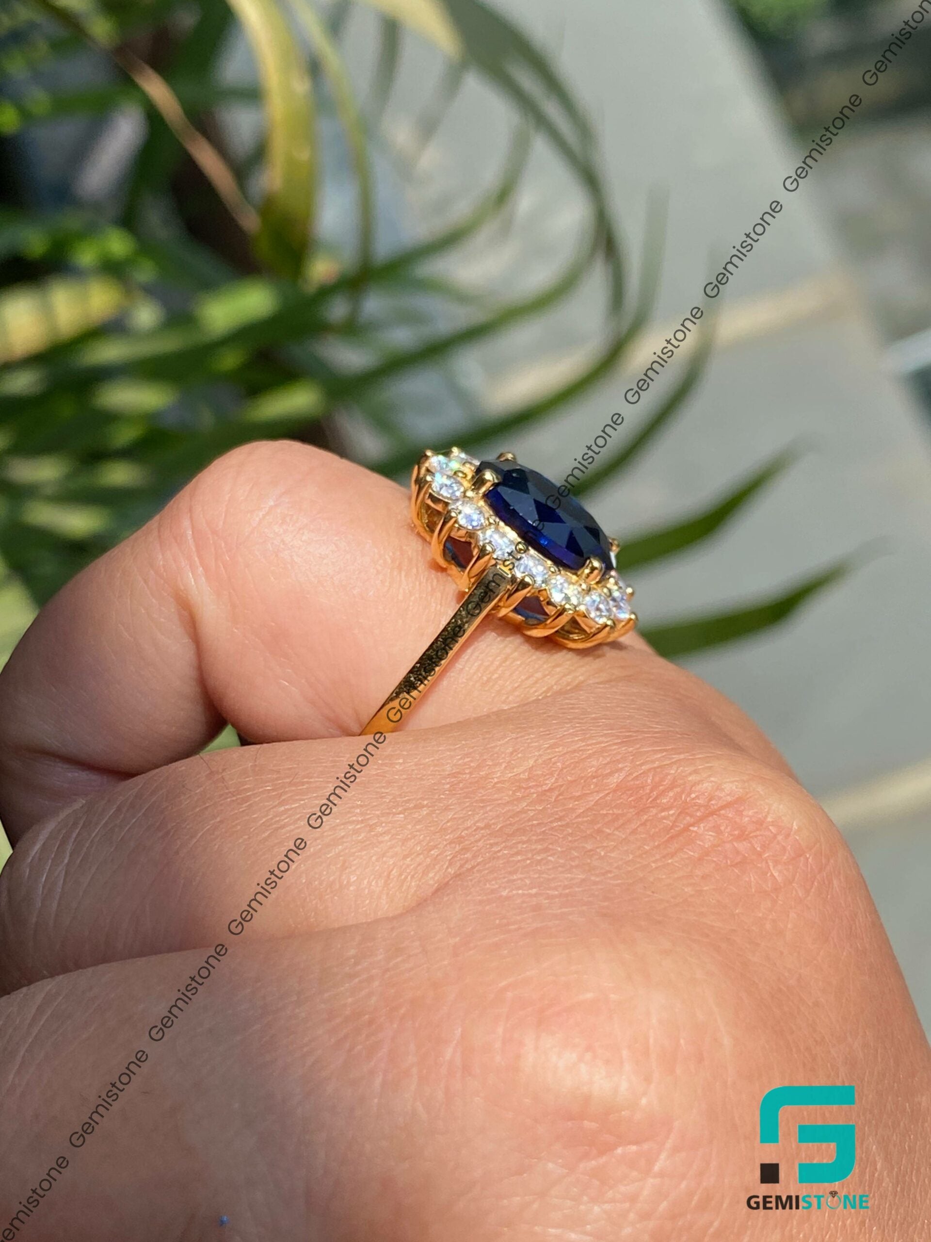 Celebrity-Engagement-Ring 2