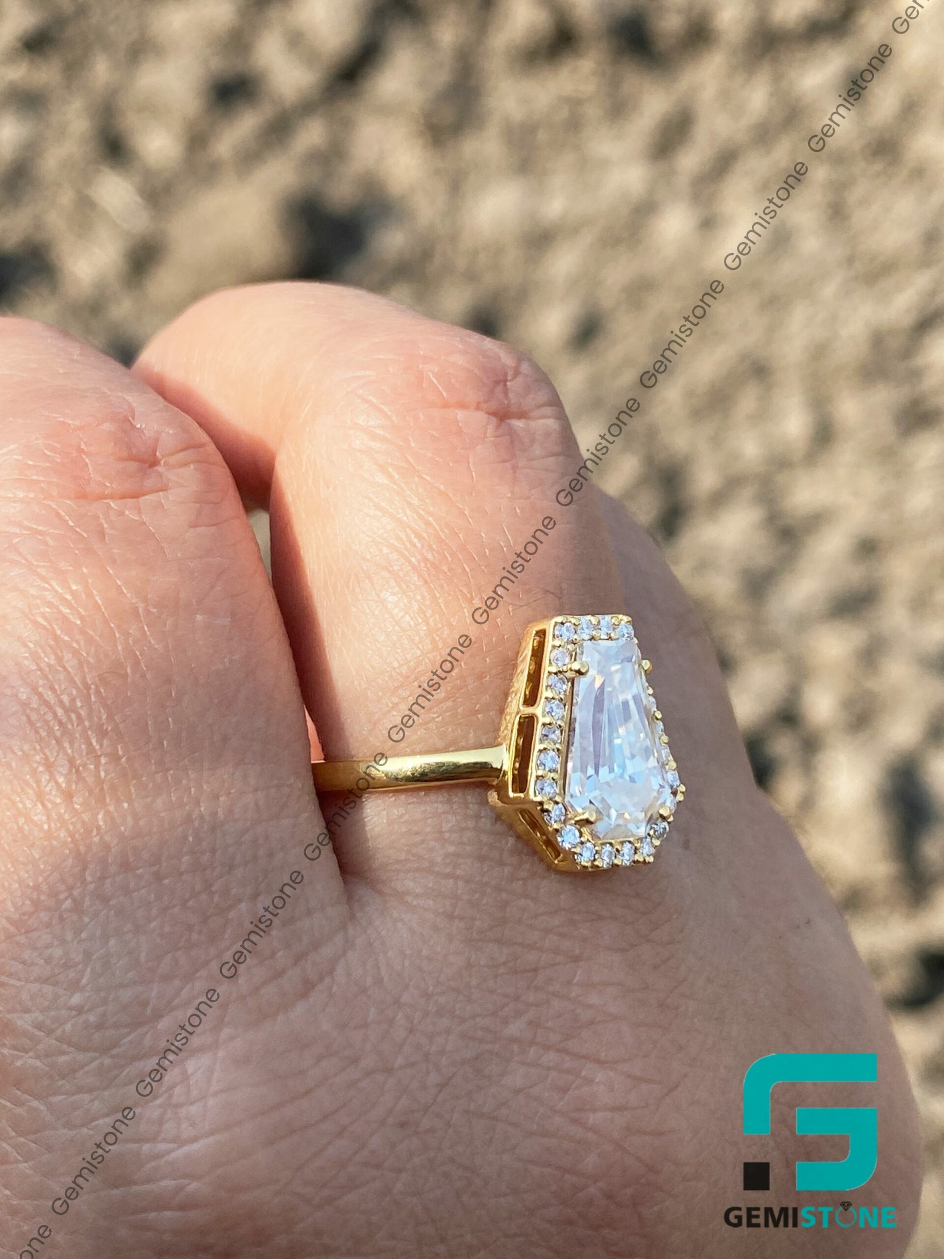 Coffin-Halo-Wedding-Ring