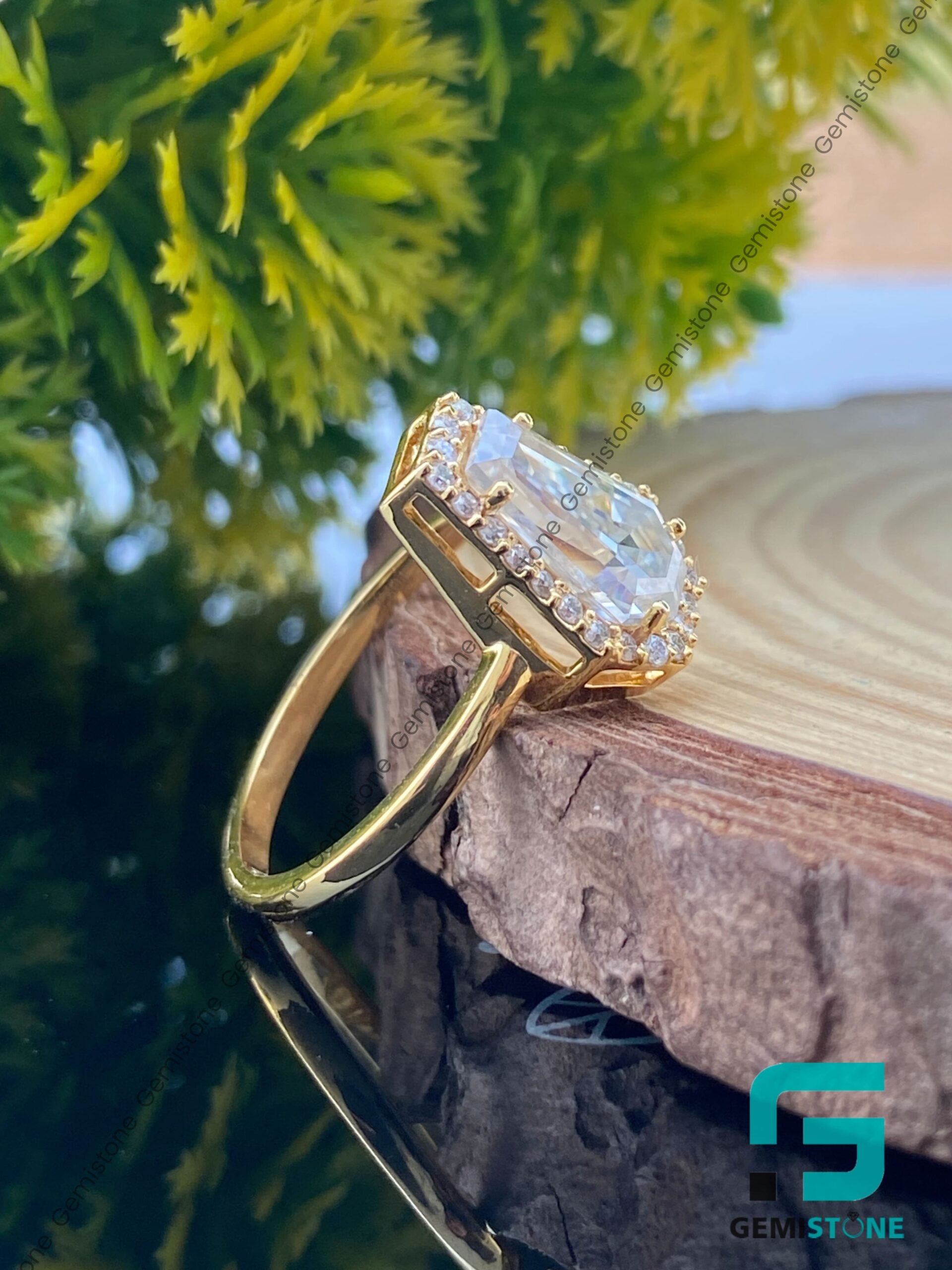 Coffin-Shape-Ring
