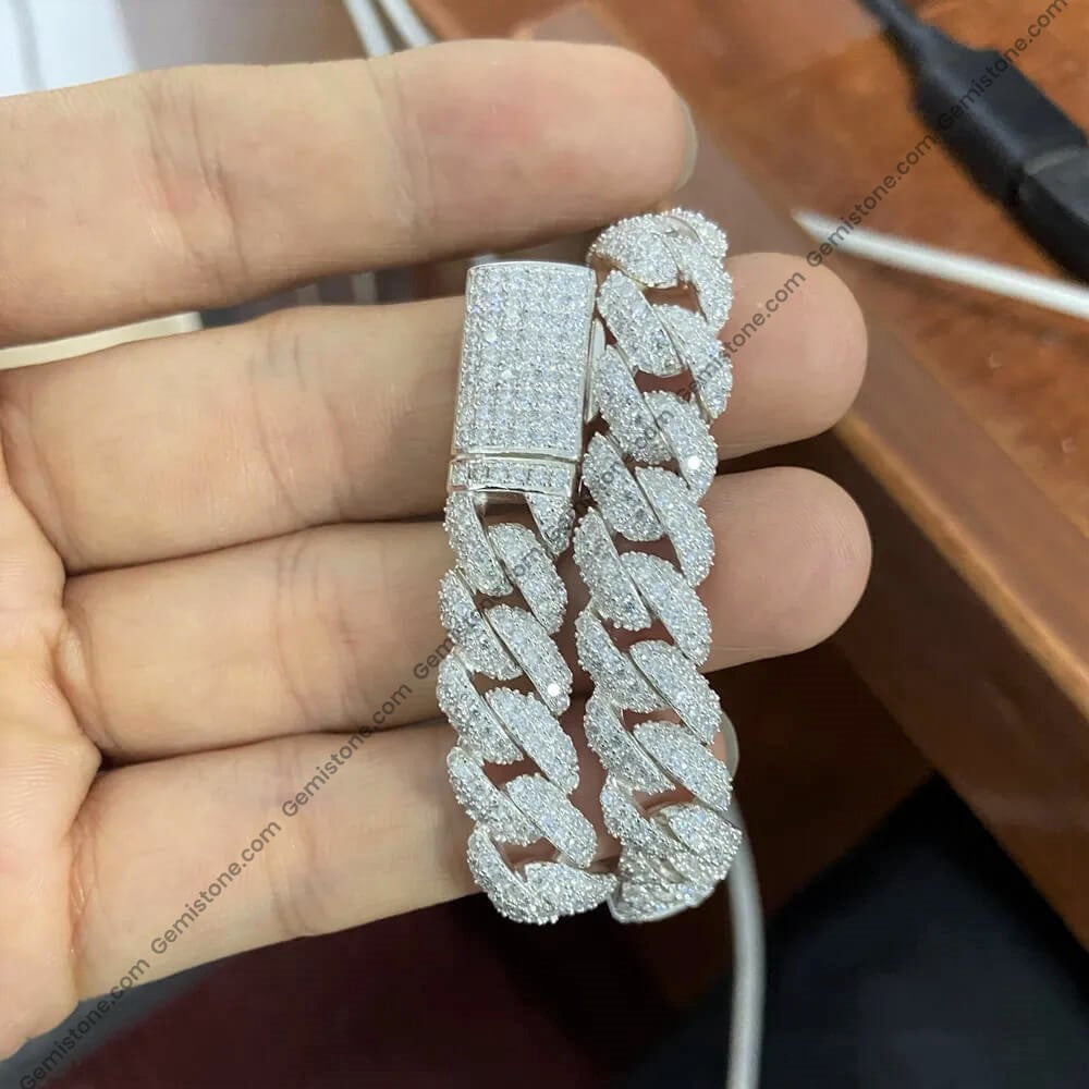 Cuban-Chain-Bracelet-for-Him