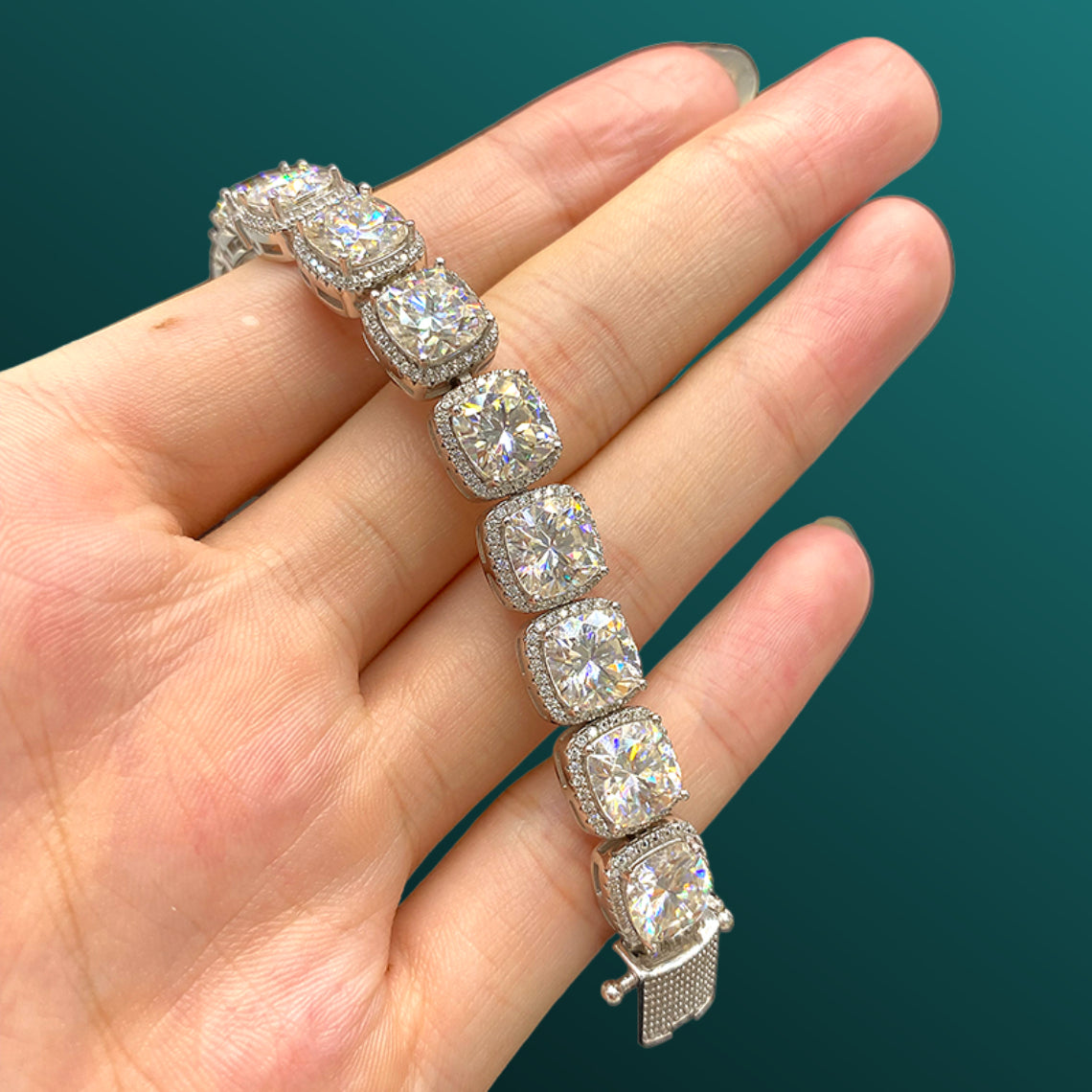 Cushion-Shape-Diamond-Tennis-Bracelet