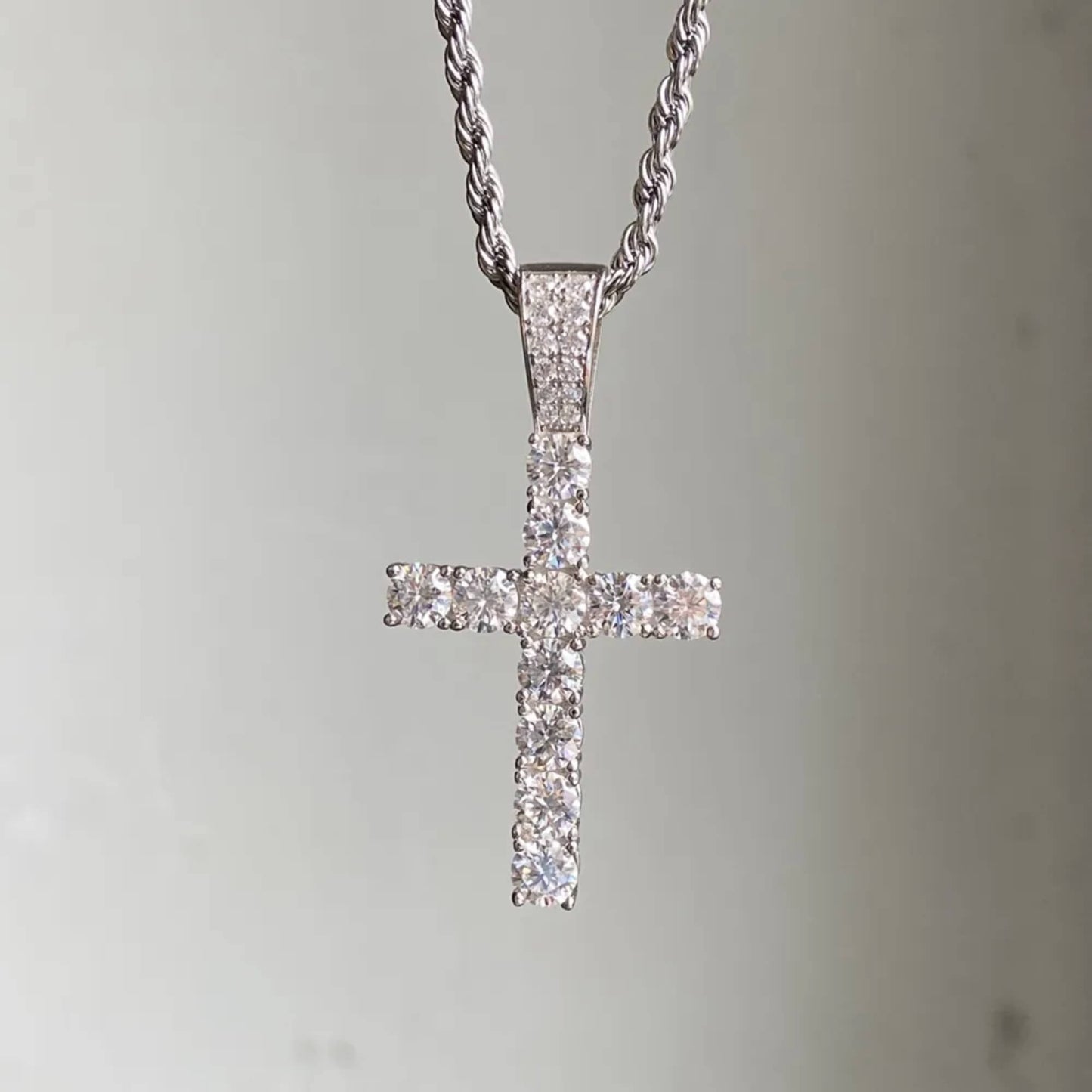 VVS Round Cut Moissanite Diamond Cross Pendant Men's