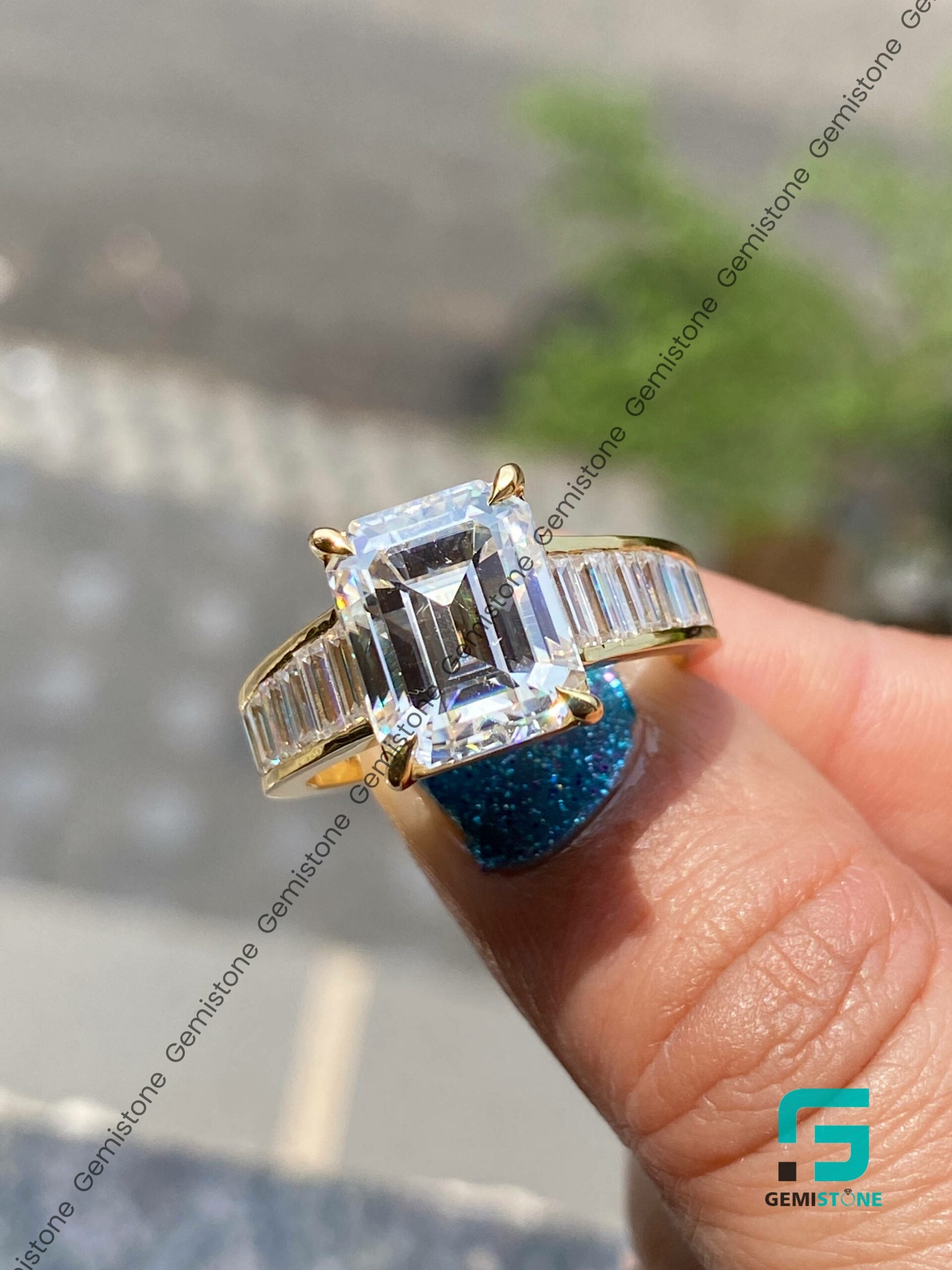 Emerald-Cluster-ring