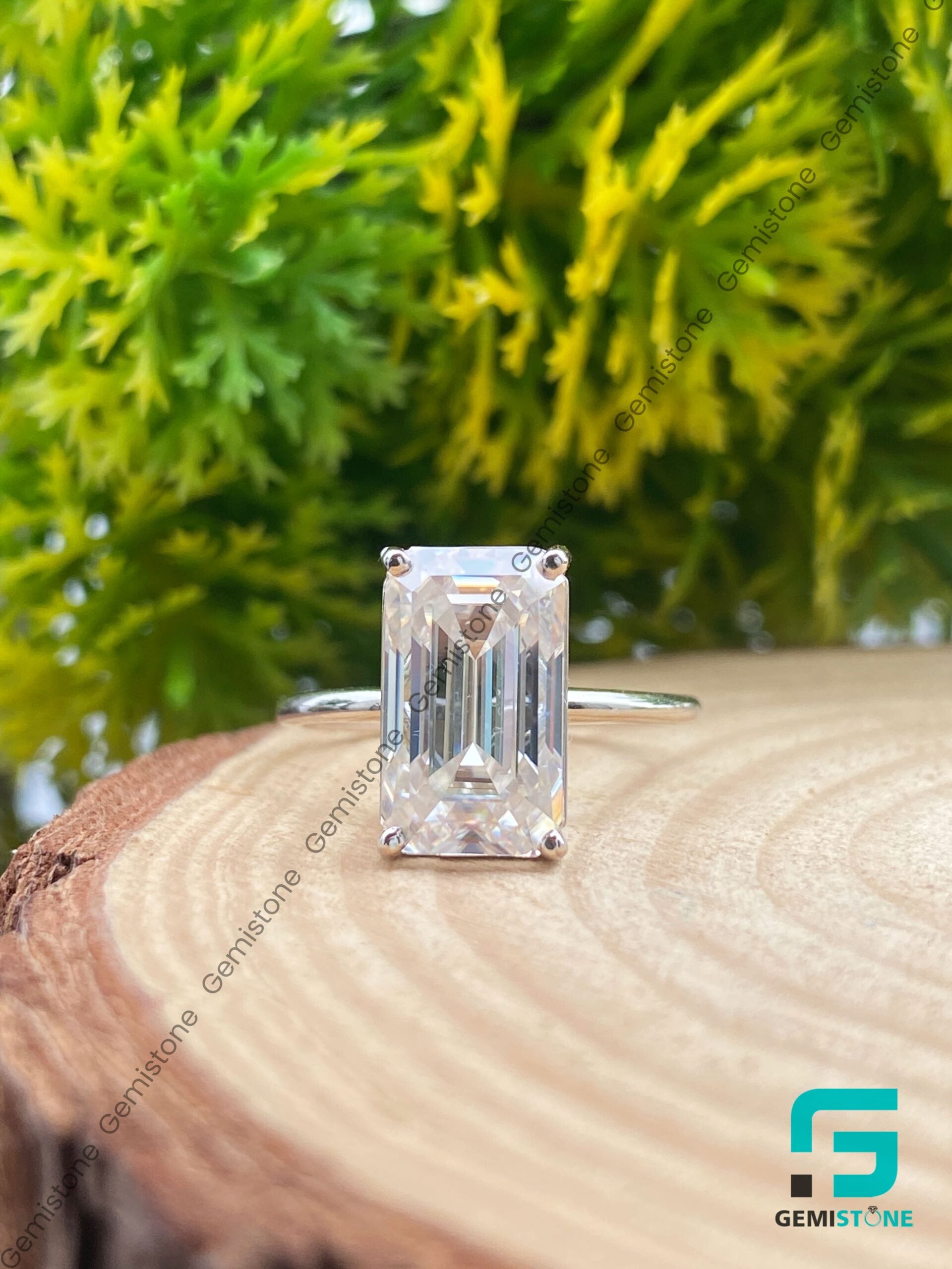 Emerald-Cut-Solitaire-Ring