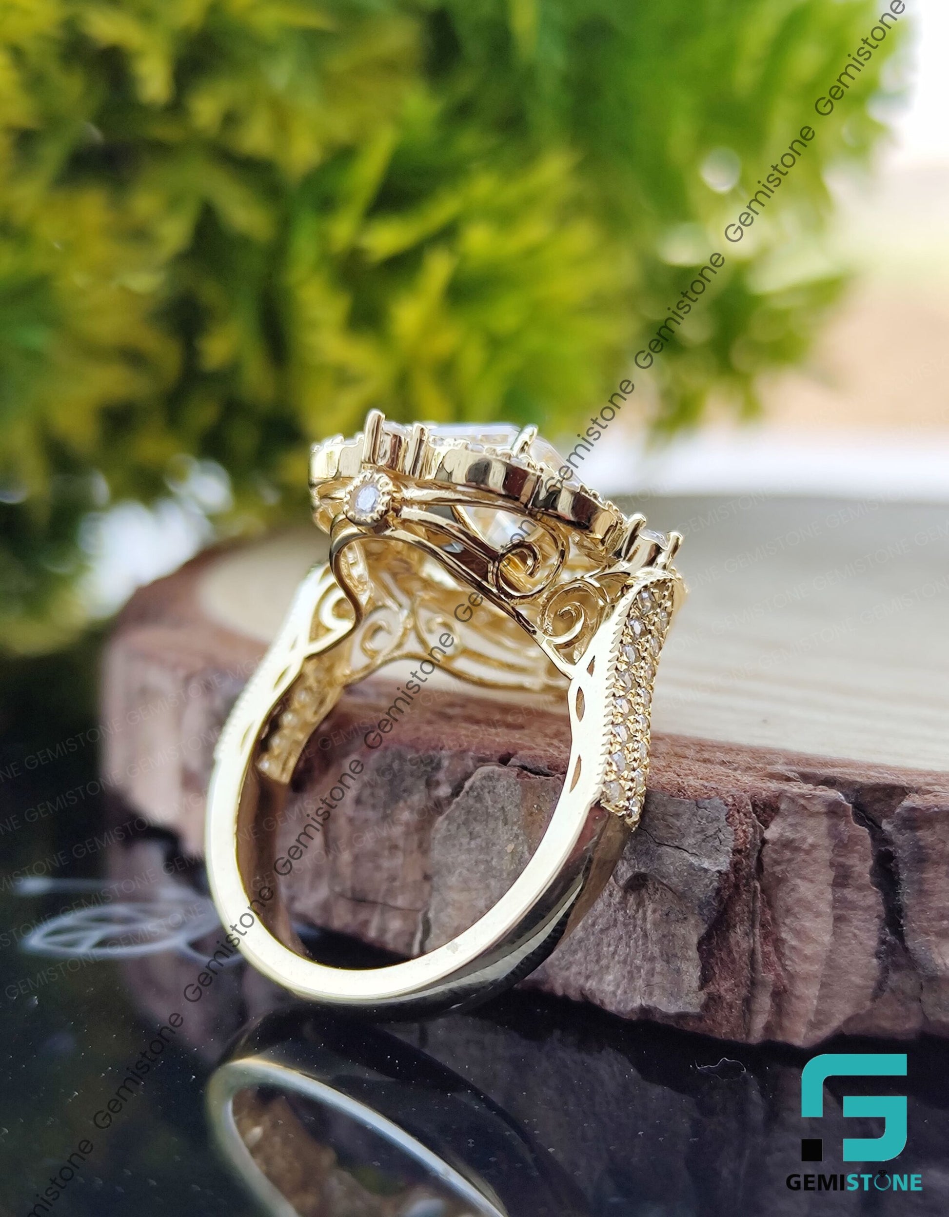 Emerald-Diamond-Ring
