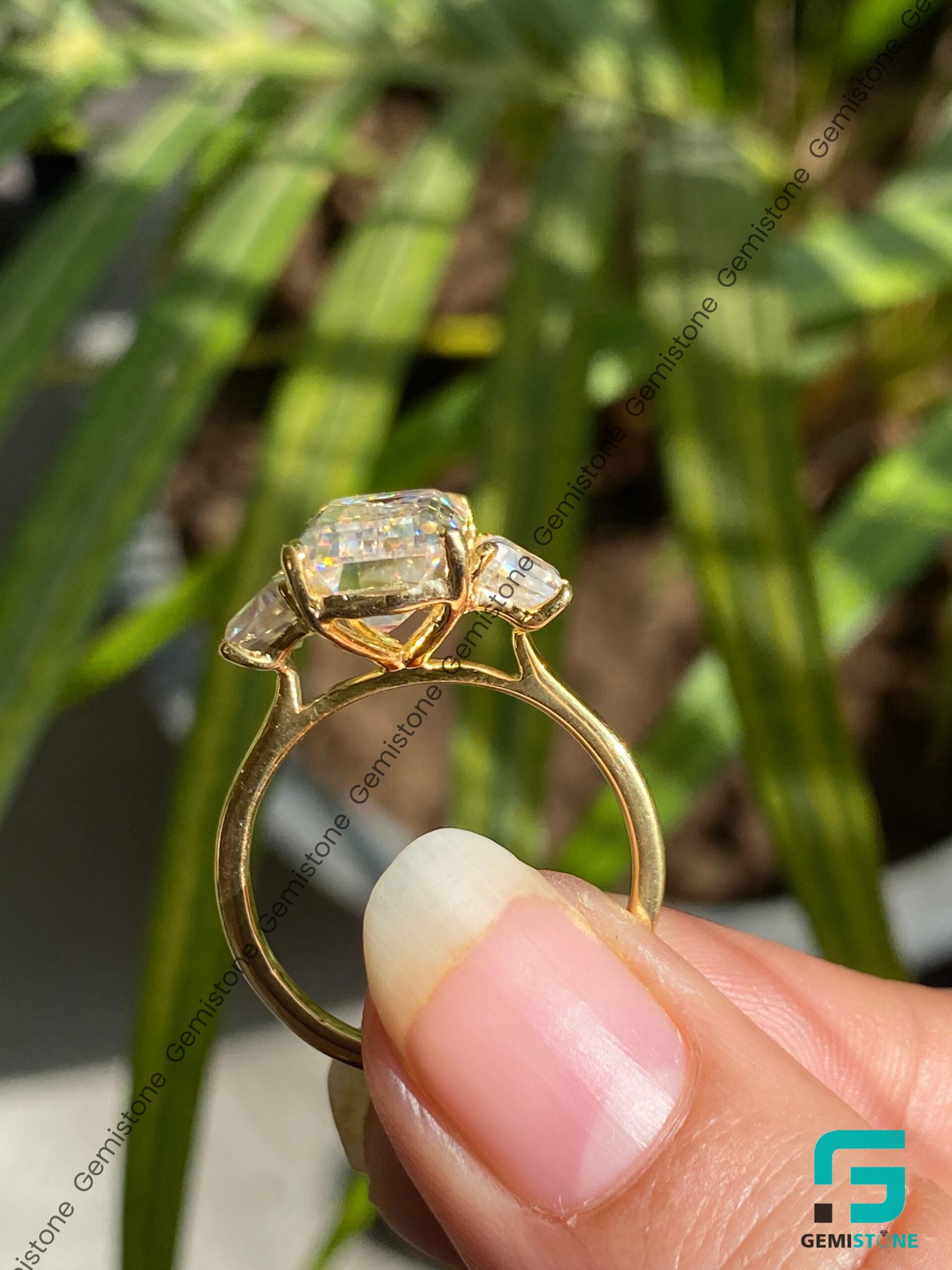Emerald-Moissanite-Ring-1