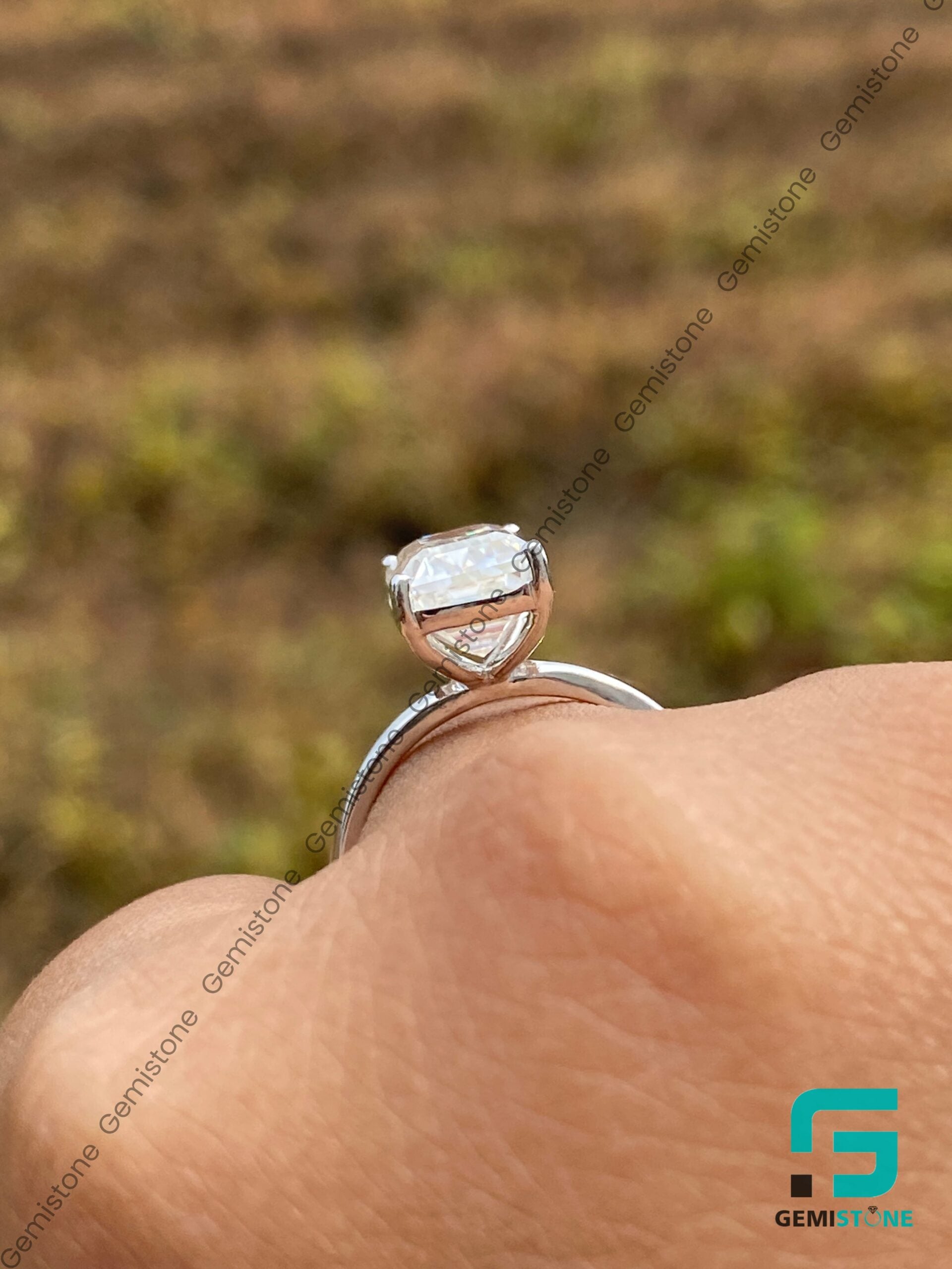 Emerald-Moissanite-Ring