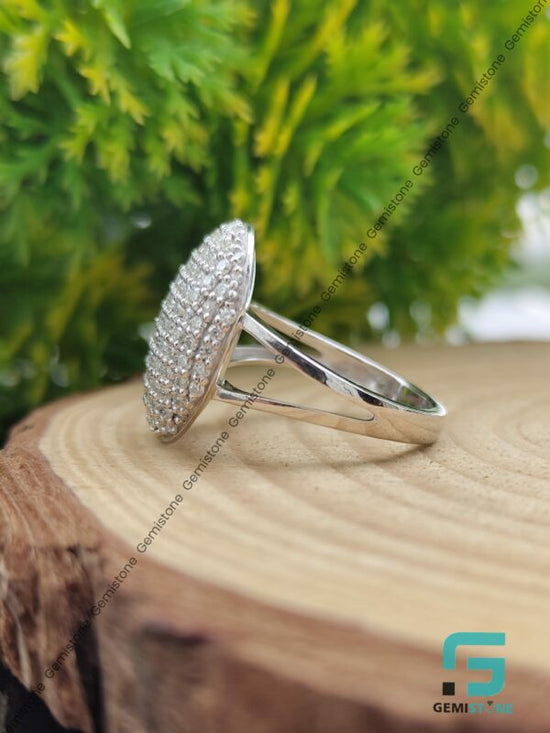 Round Cut Moissanite Bella Twilight Engagement Ring