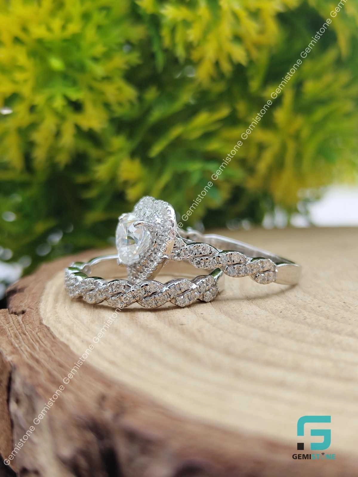 Heart_Shape_Moissanite_Ring
