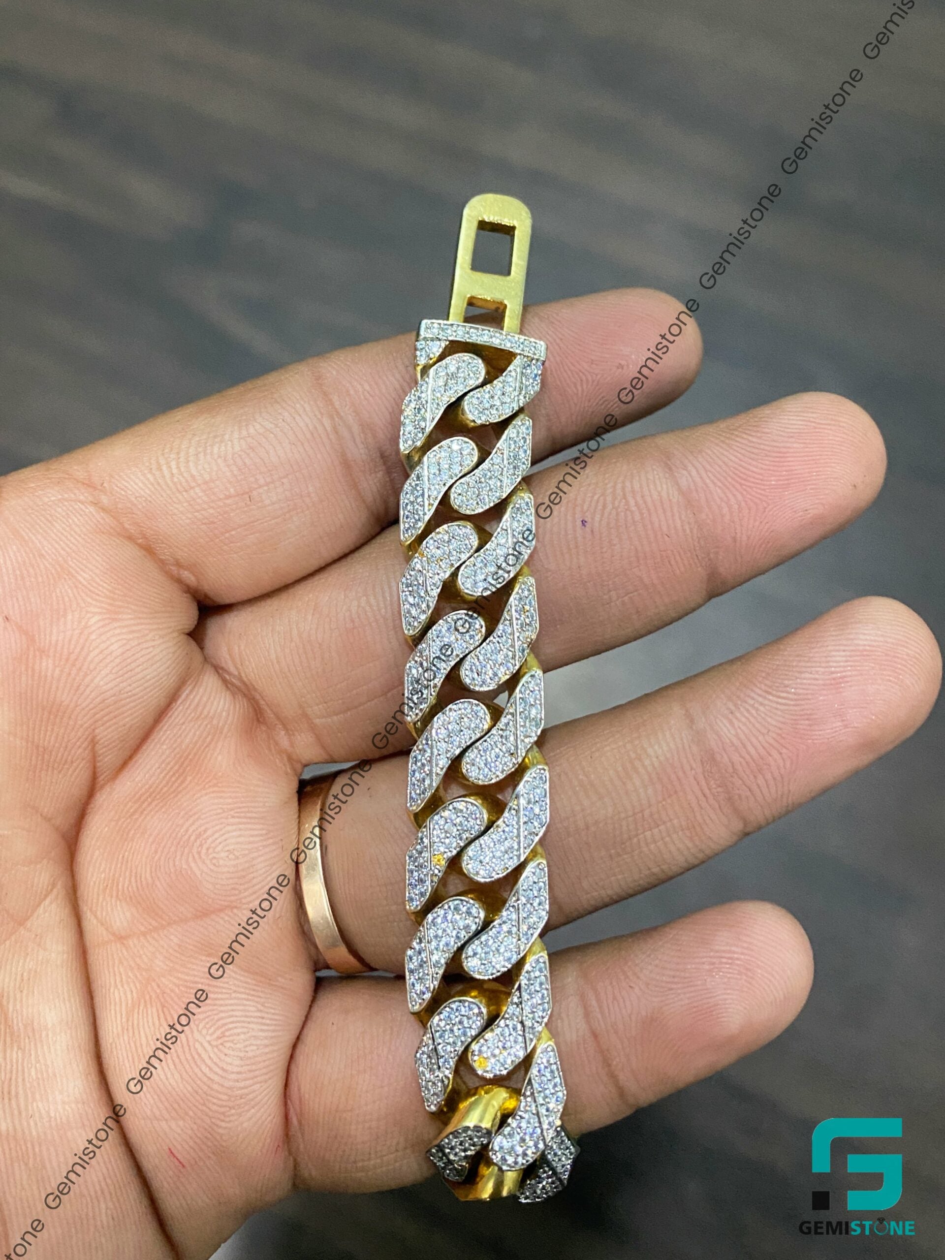Iced-out-Cuban-Bracelet