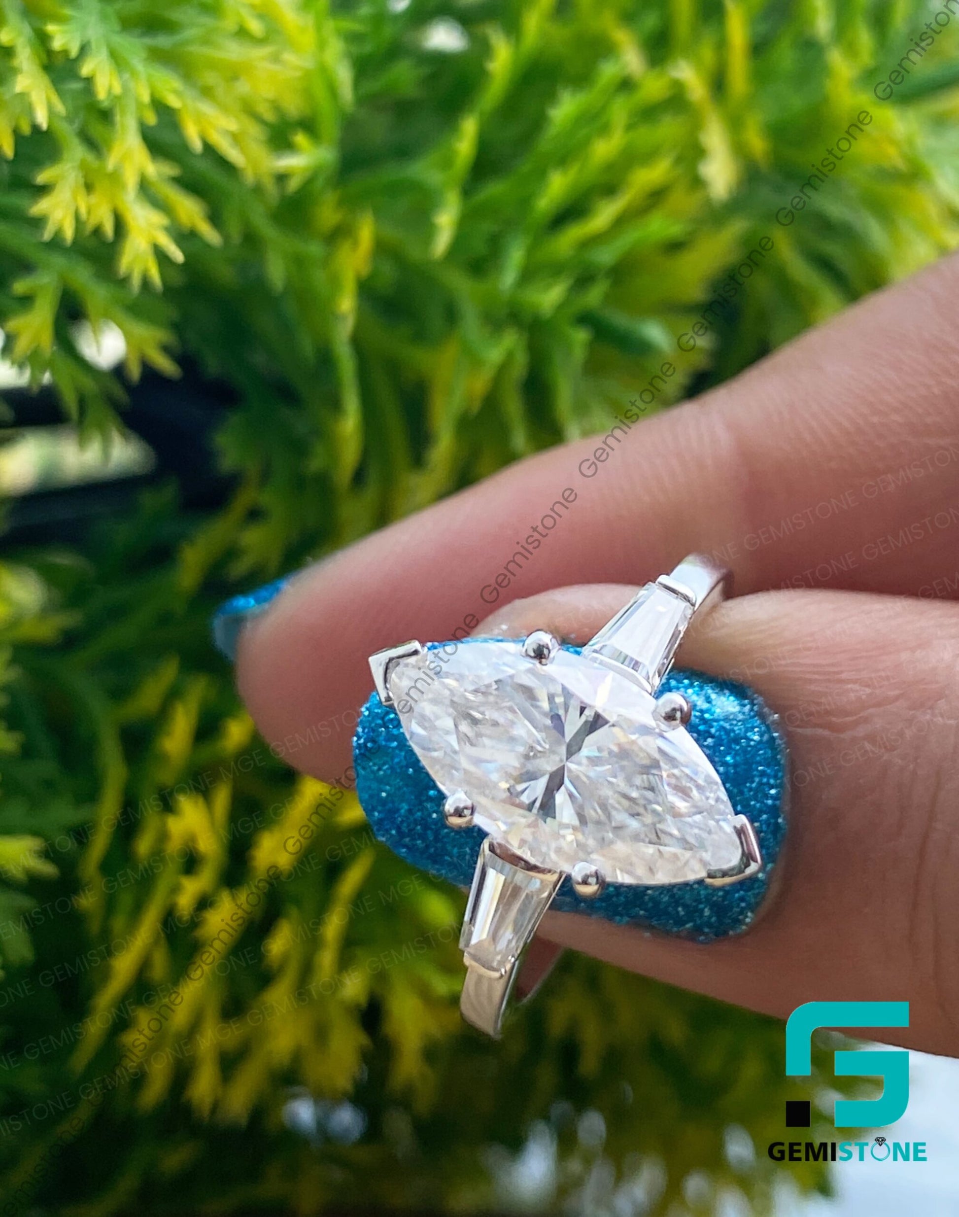 Marquise-Cut-Moissanite-Engagement-Ring