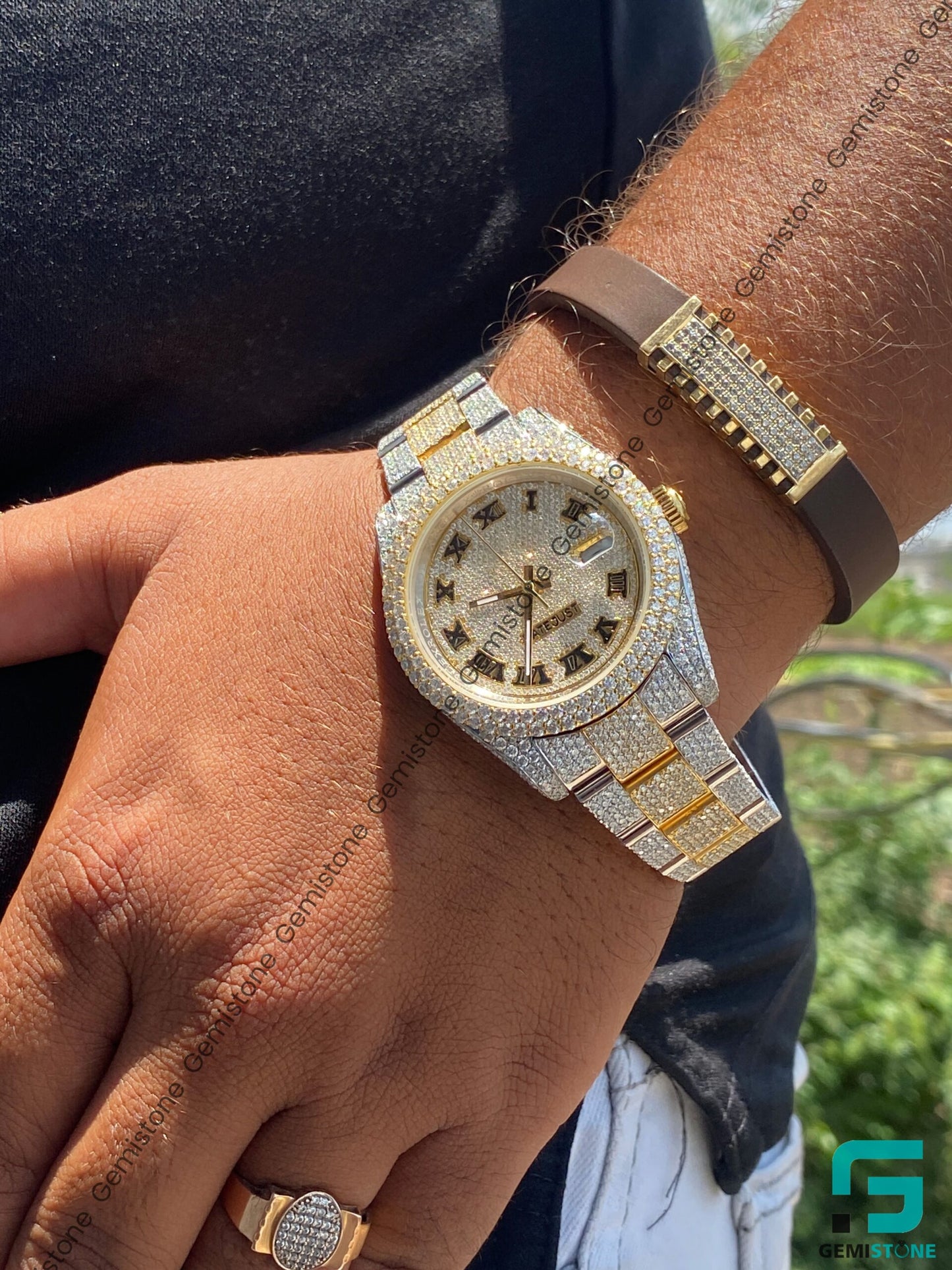 Mens-Diamond-Luxury-Watch-scaled