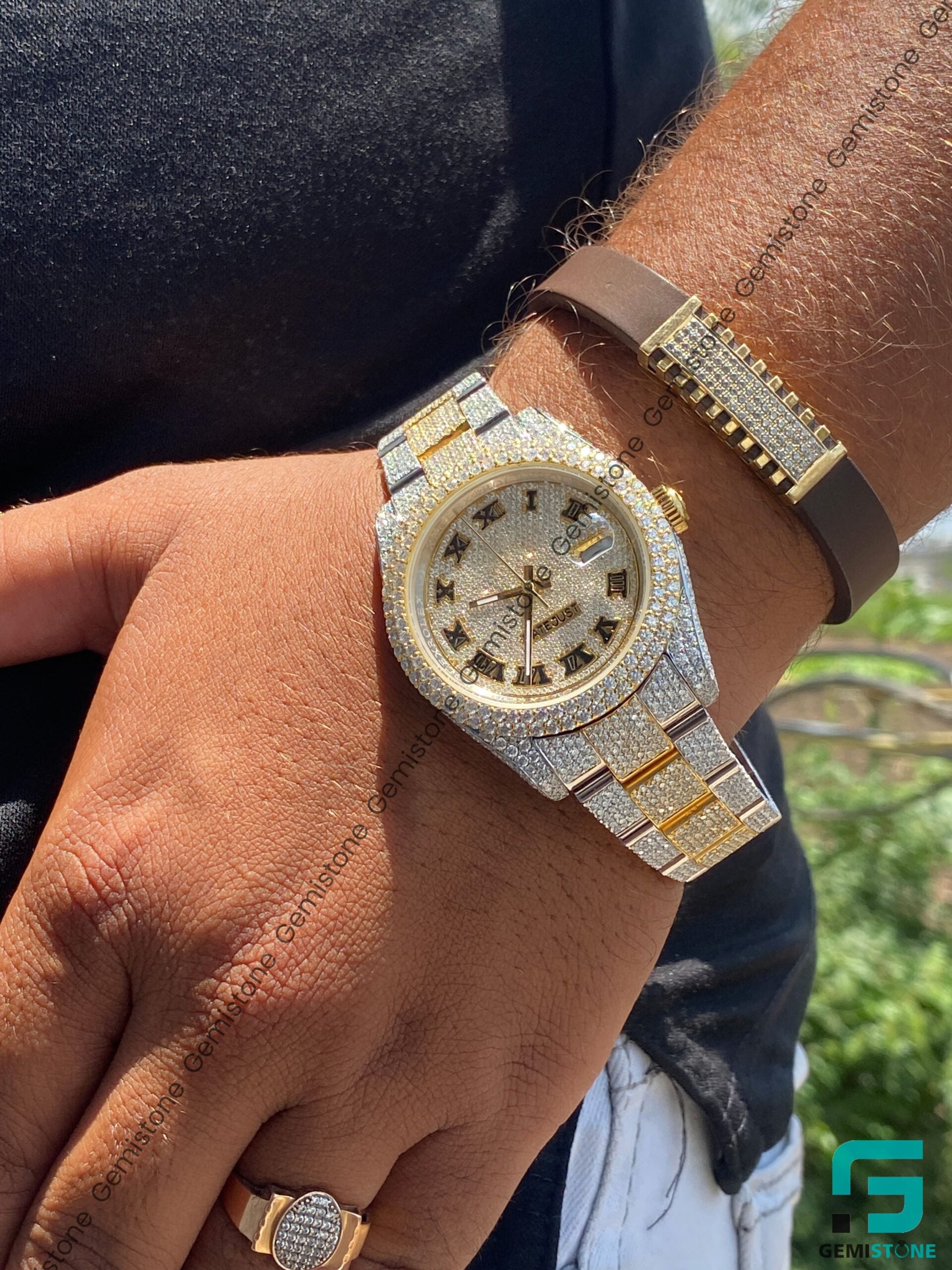 Mens-Diamond-Luxury-Watch-scaled
