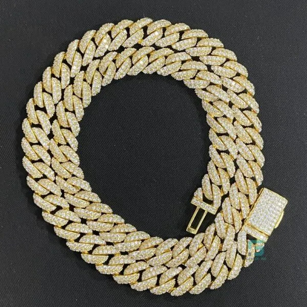Moissanite-Necklace 4
