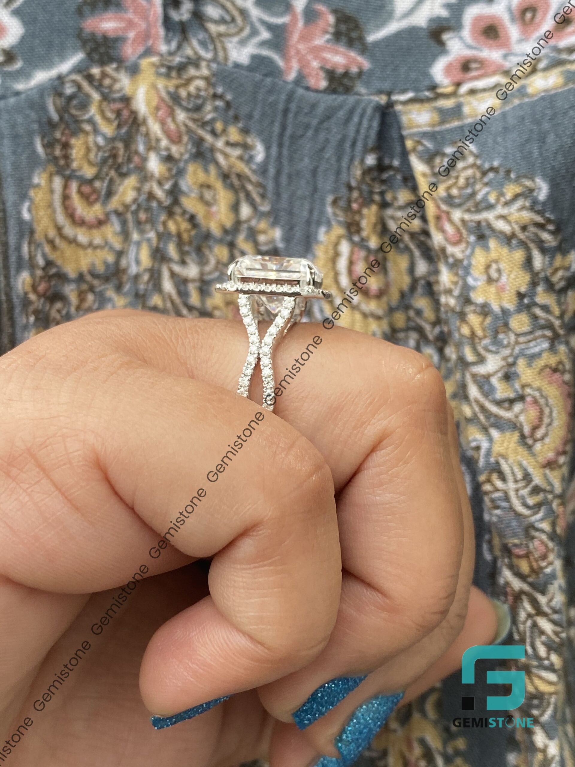 Moissanite-Radiant-Cut-Ring