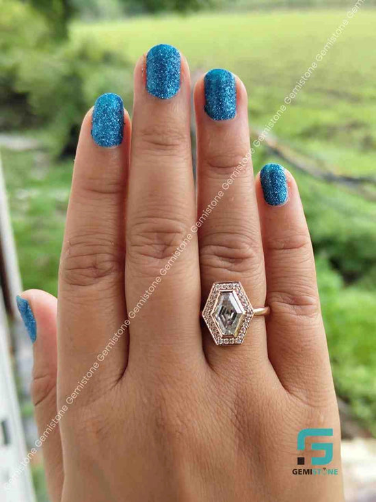 Moissanite_Hexagon_Halo_RIng