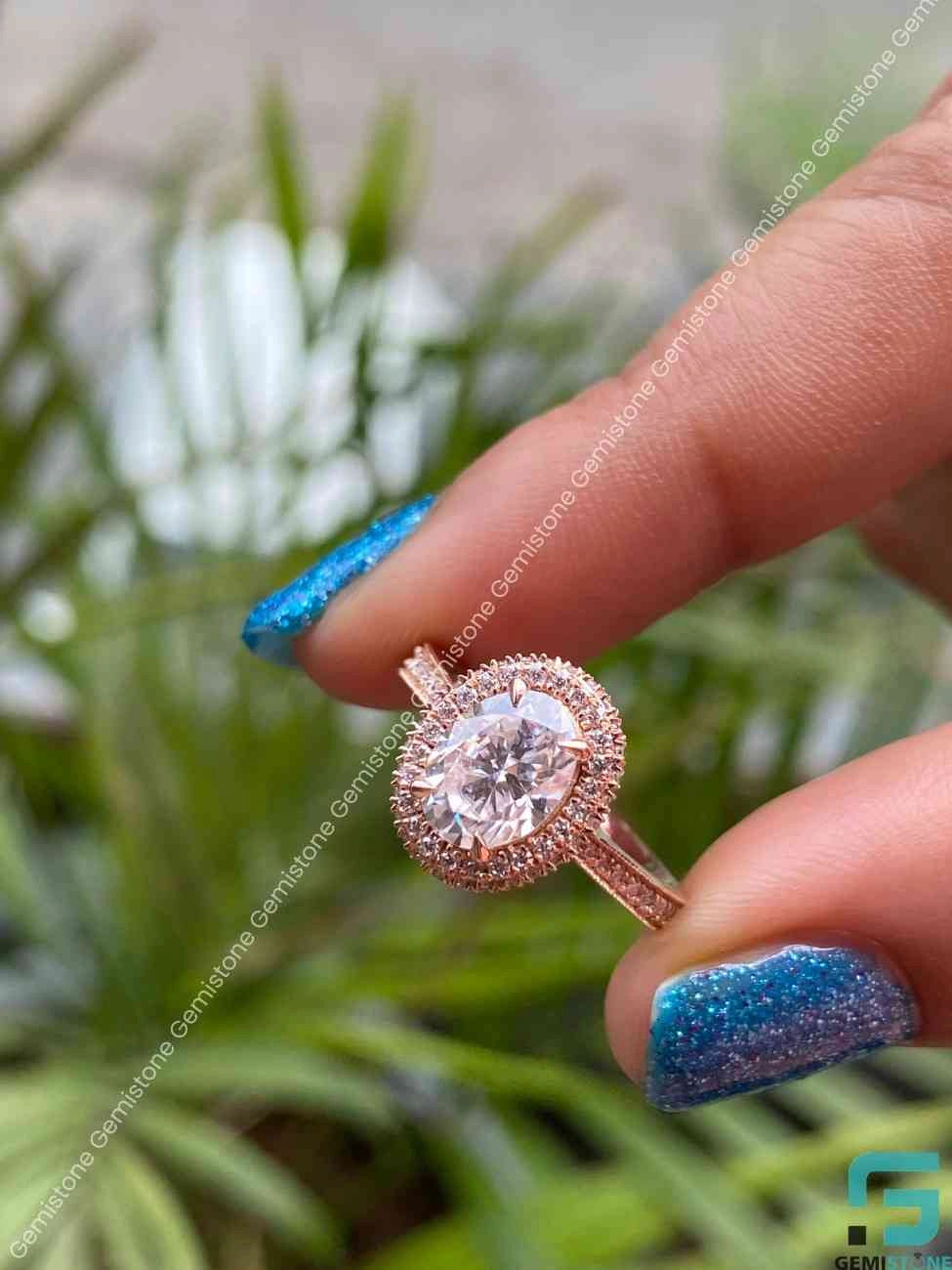Moissanite Oval Cut