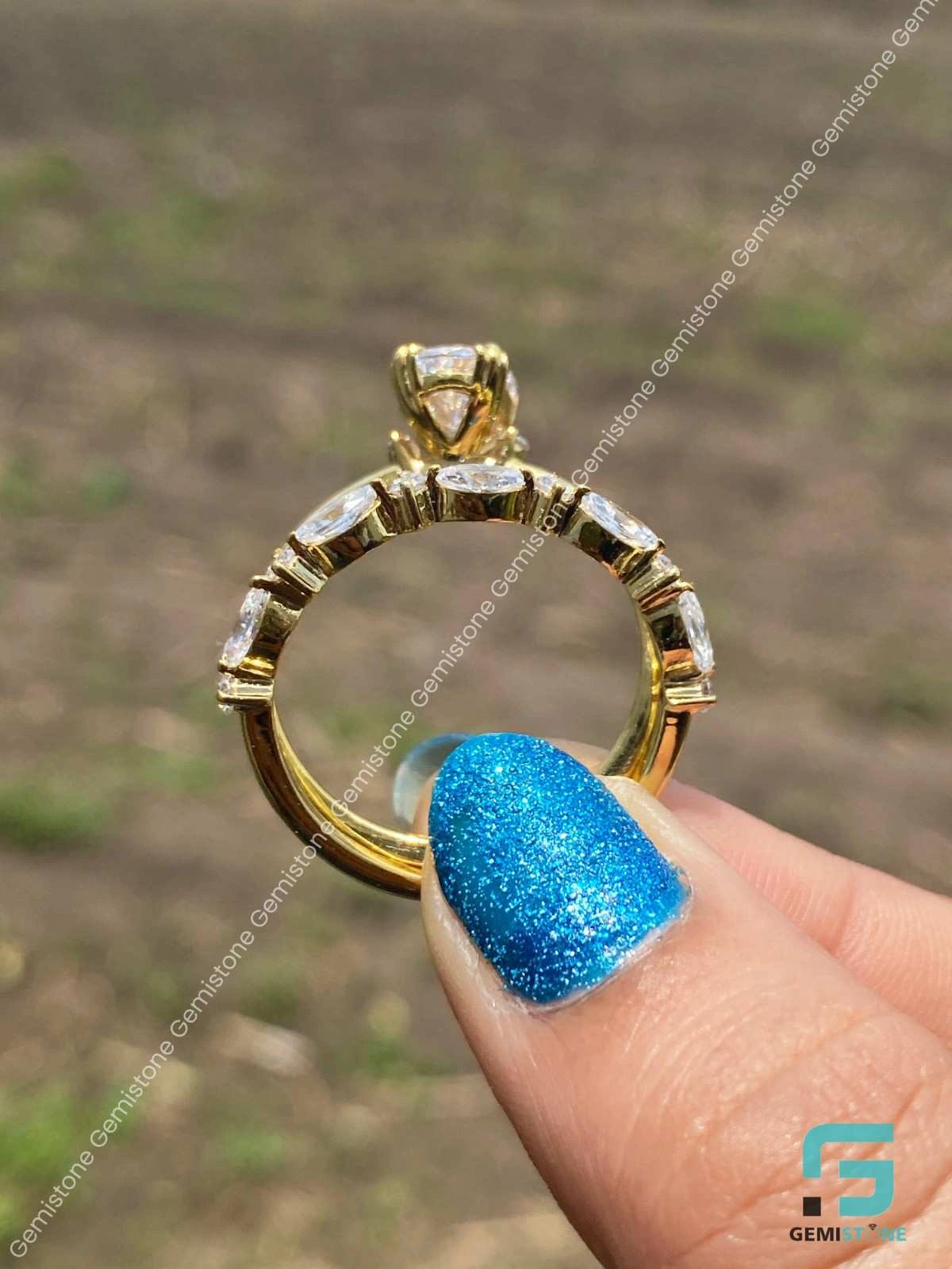 Moissanite_Oval_Marquies_Band