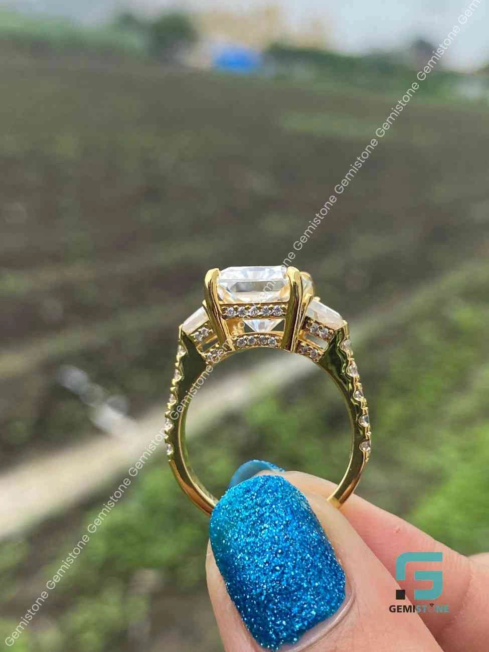 Moissanite_Radiant_Cut_Engagement_Ring
