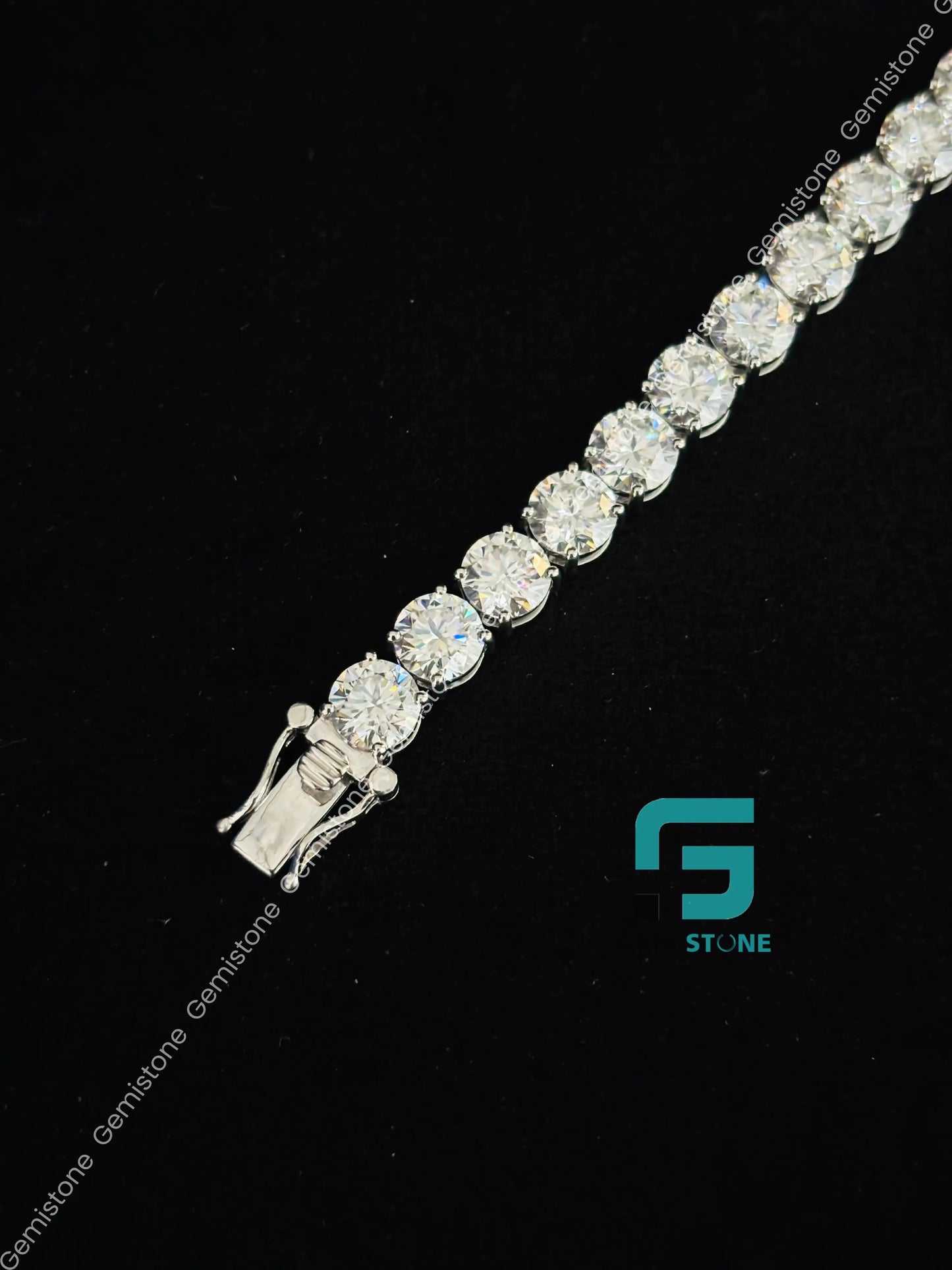 Moissanite Studded Round Tennis Bracelete