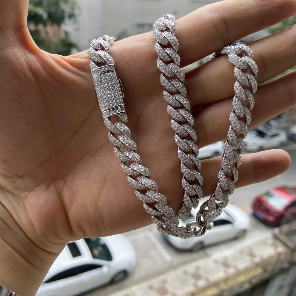 Moissnaite-Cuban-Link-Chain-1