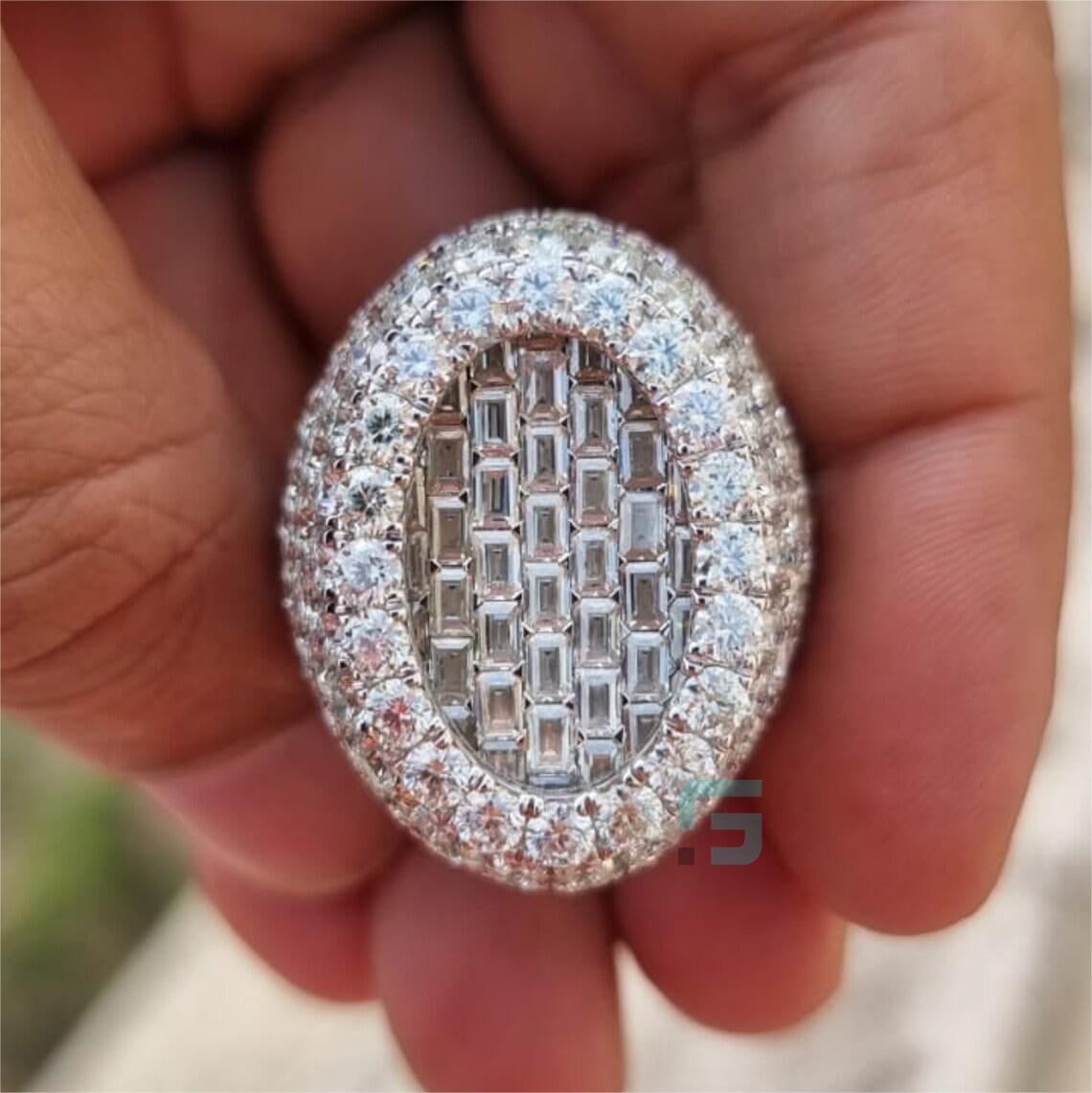 Moval-Shape-Iced-Out-Ring