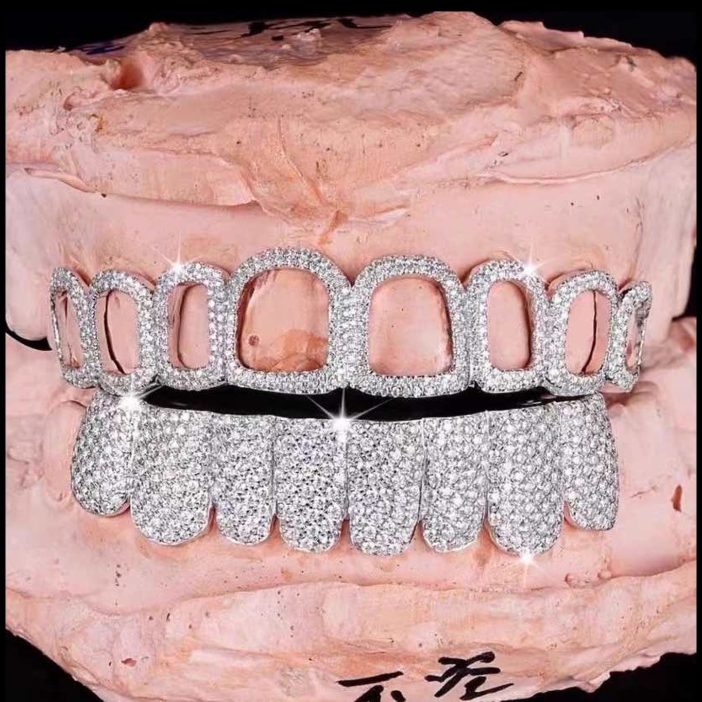 Unique Style Top Face Grillz & Bottom Moissanite Diamond Grillz Teeth