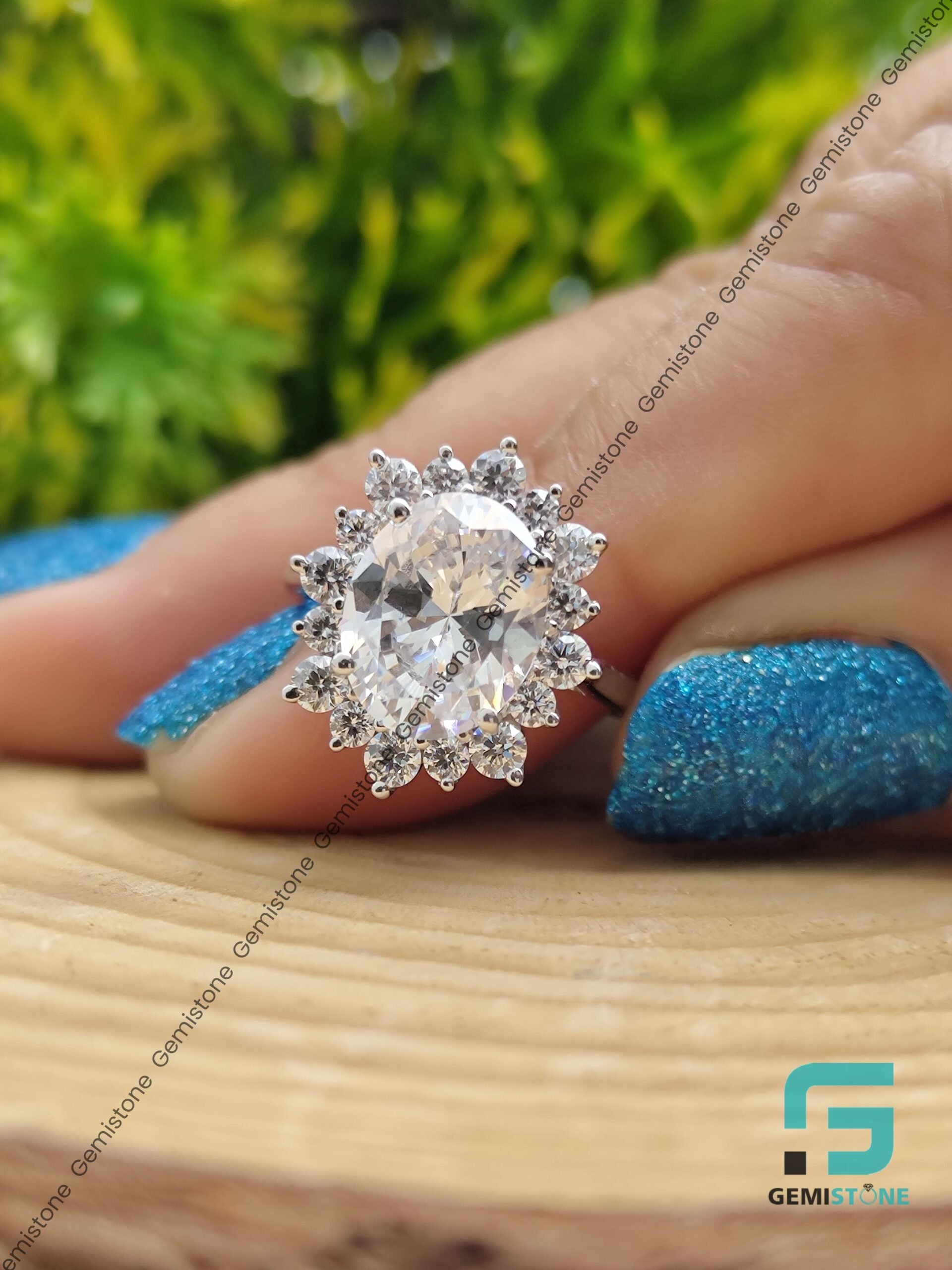 Oval-Cluster-Ring 
