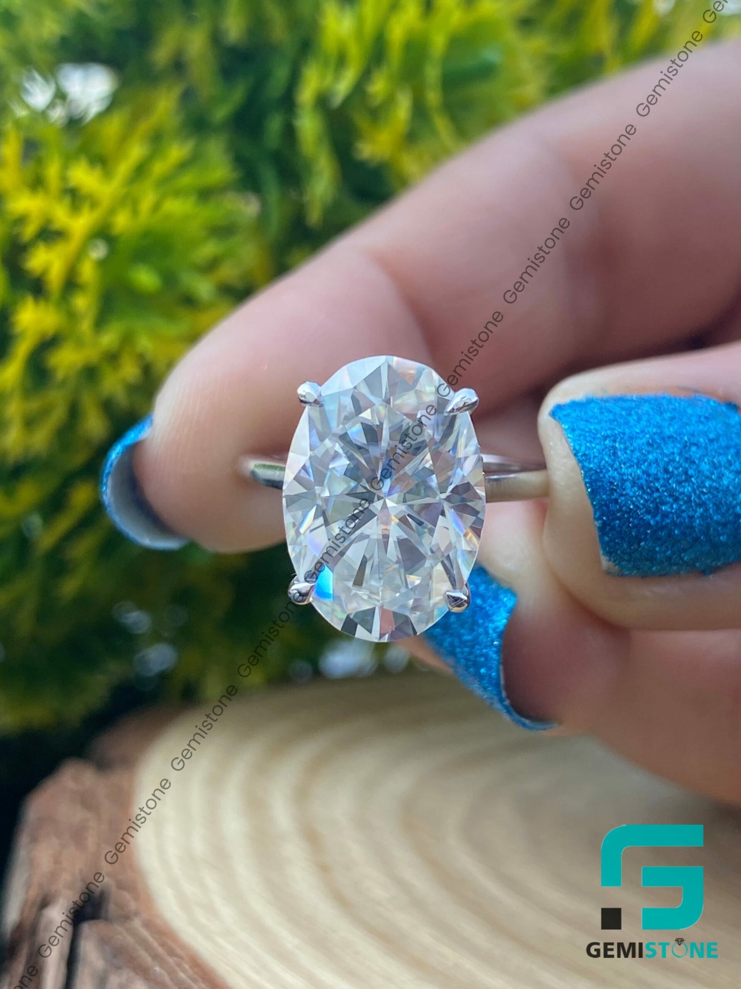 8CT Oval Cut Moissanite Hidden Halo Hailey Bieber Engagement Ring