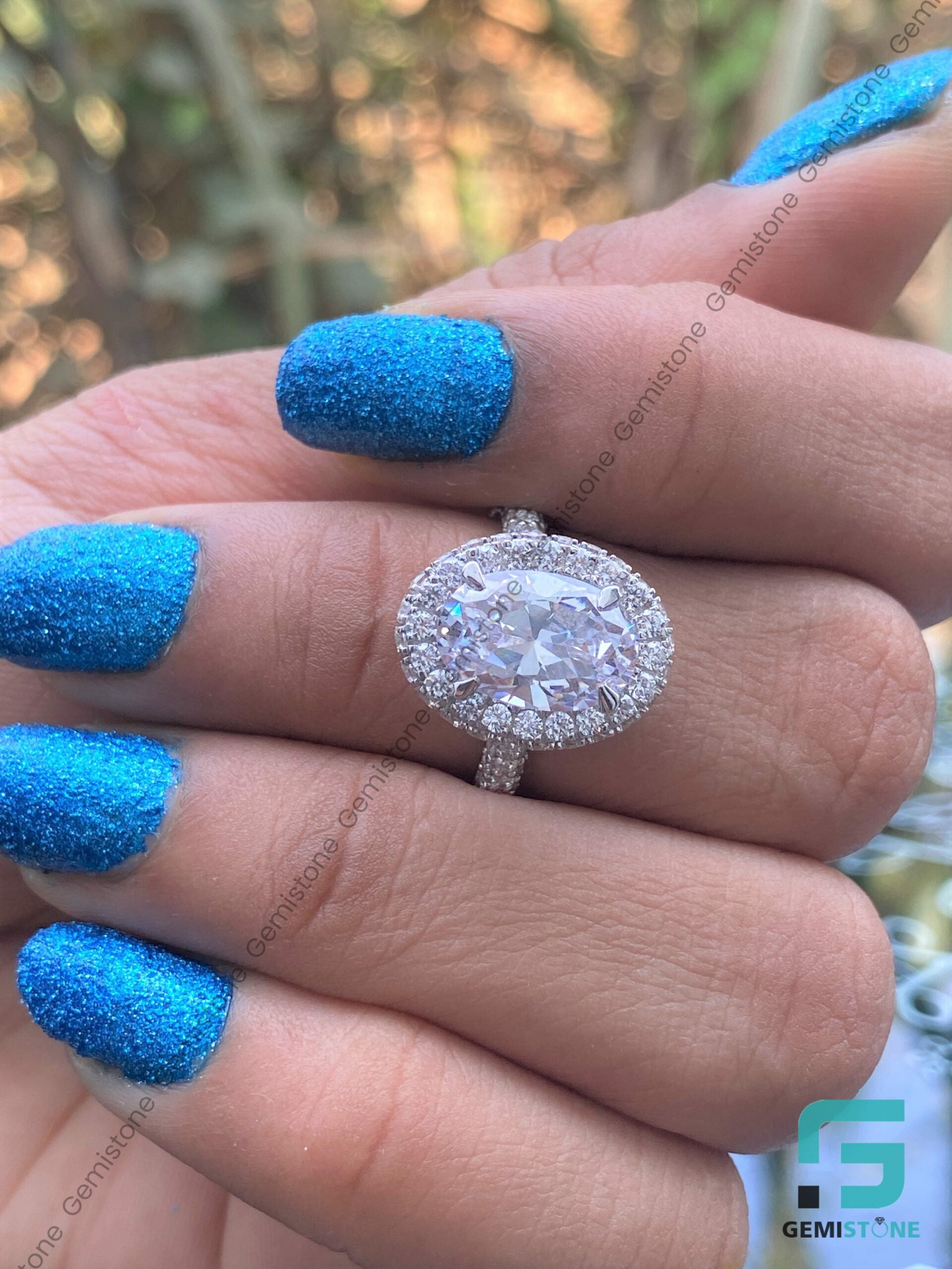 Oval-Cut-Moissanite-Ring