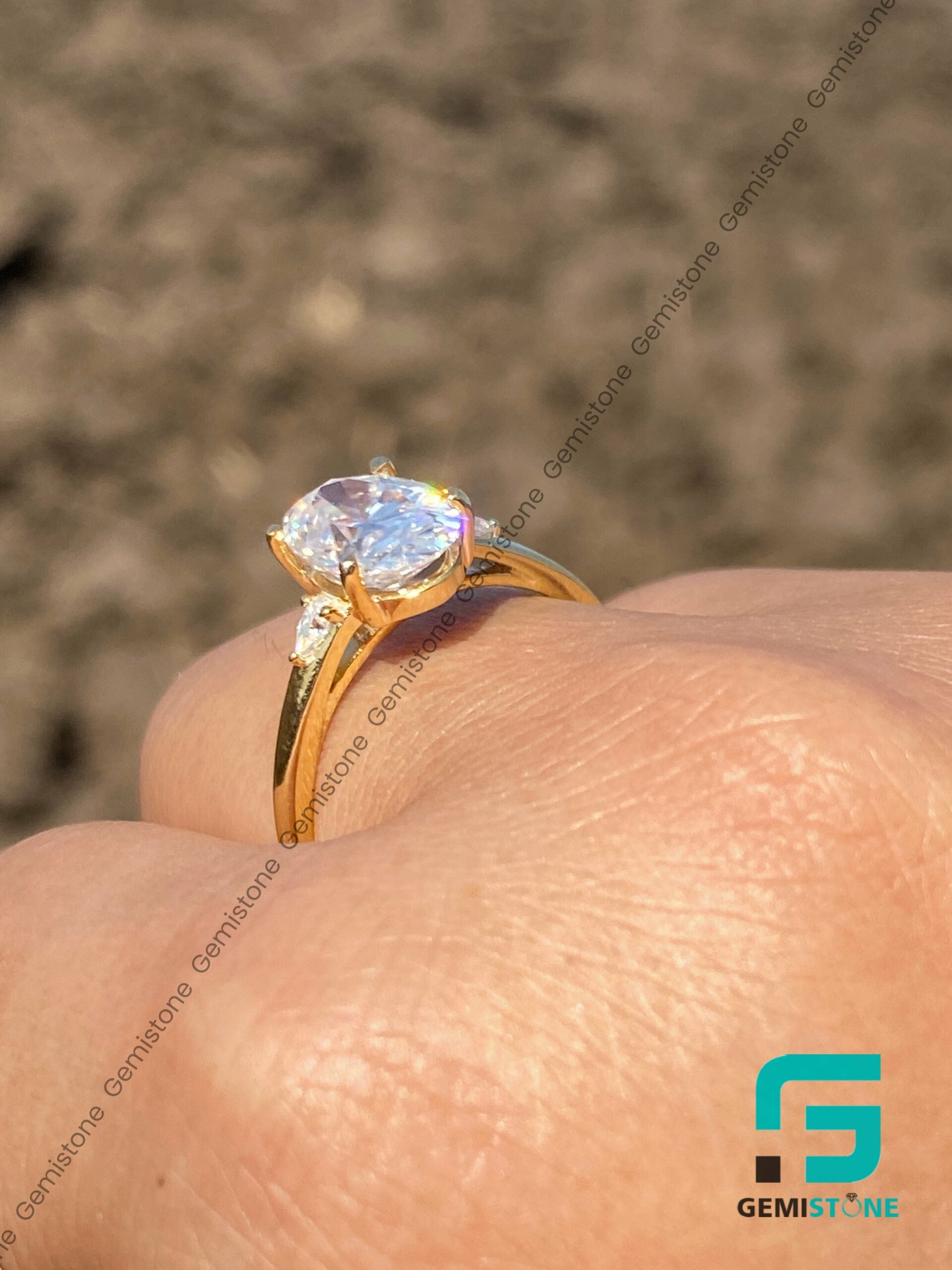 Oval-Cut-Wedding-Ring