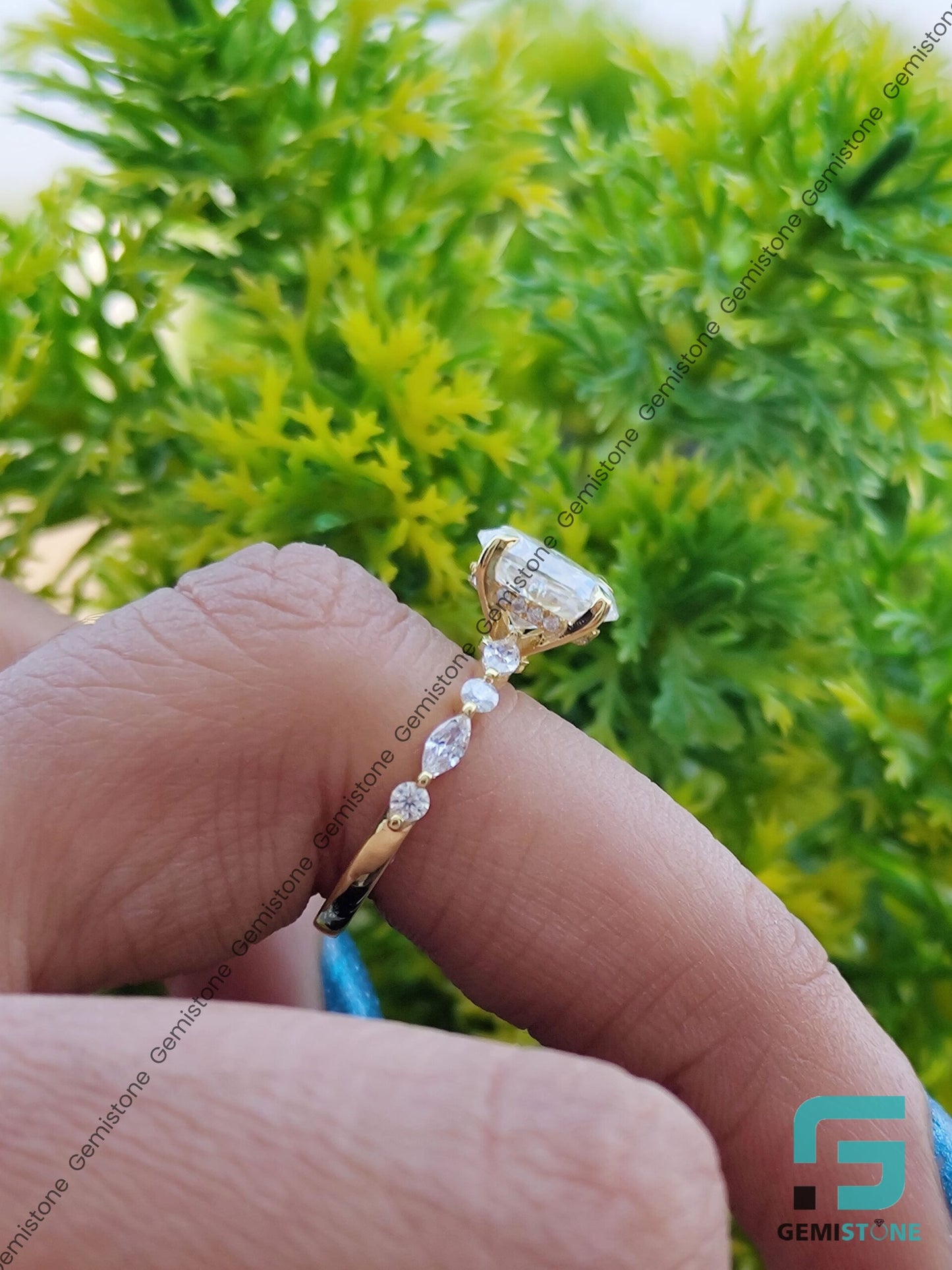 2 Ct Vintage Oval Cut Moissanite Engagement Ring